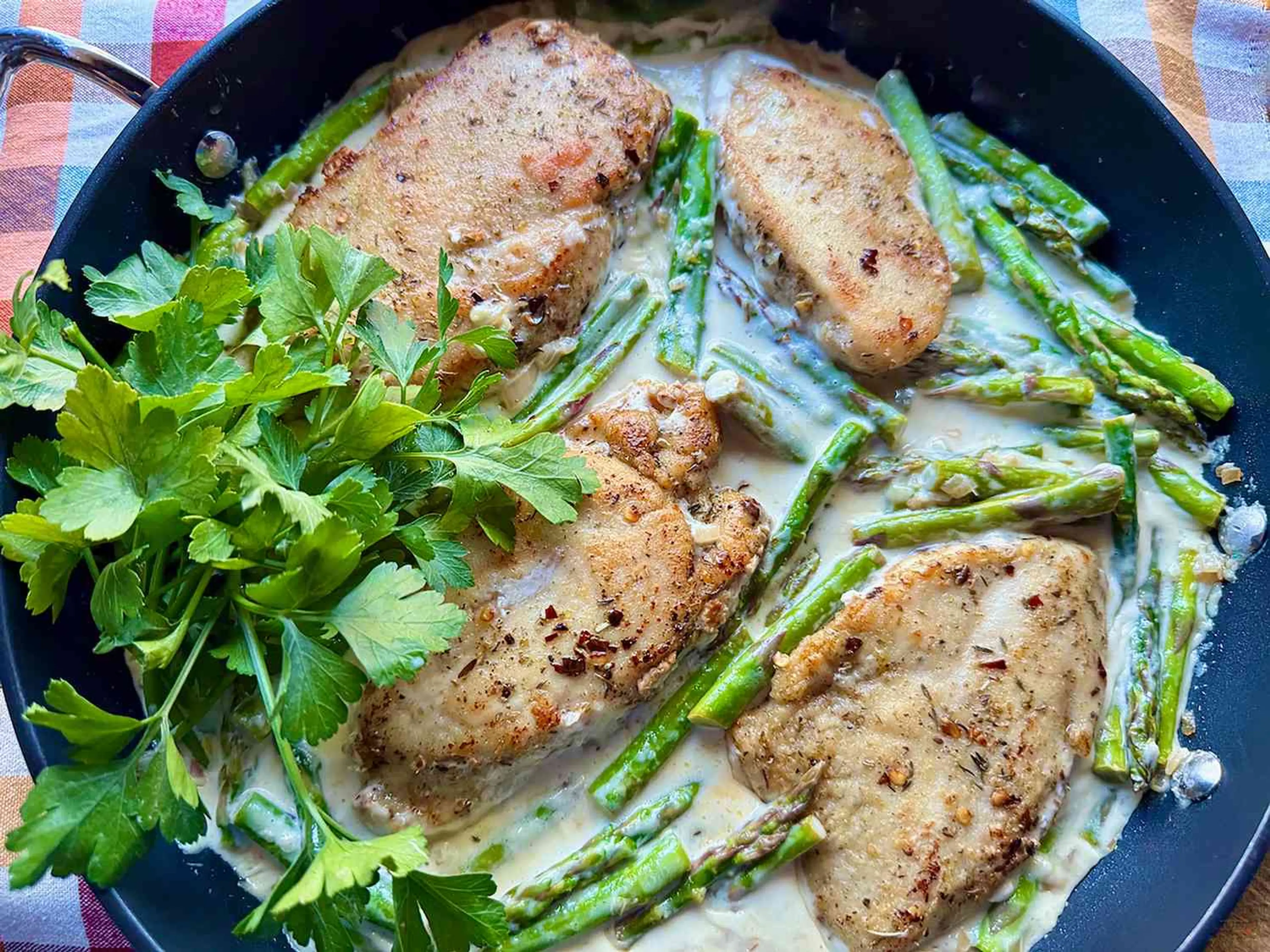 Creamy One-Pan Lemon Garlic Chicken and Asparagus