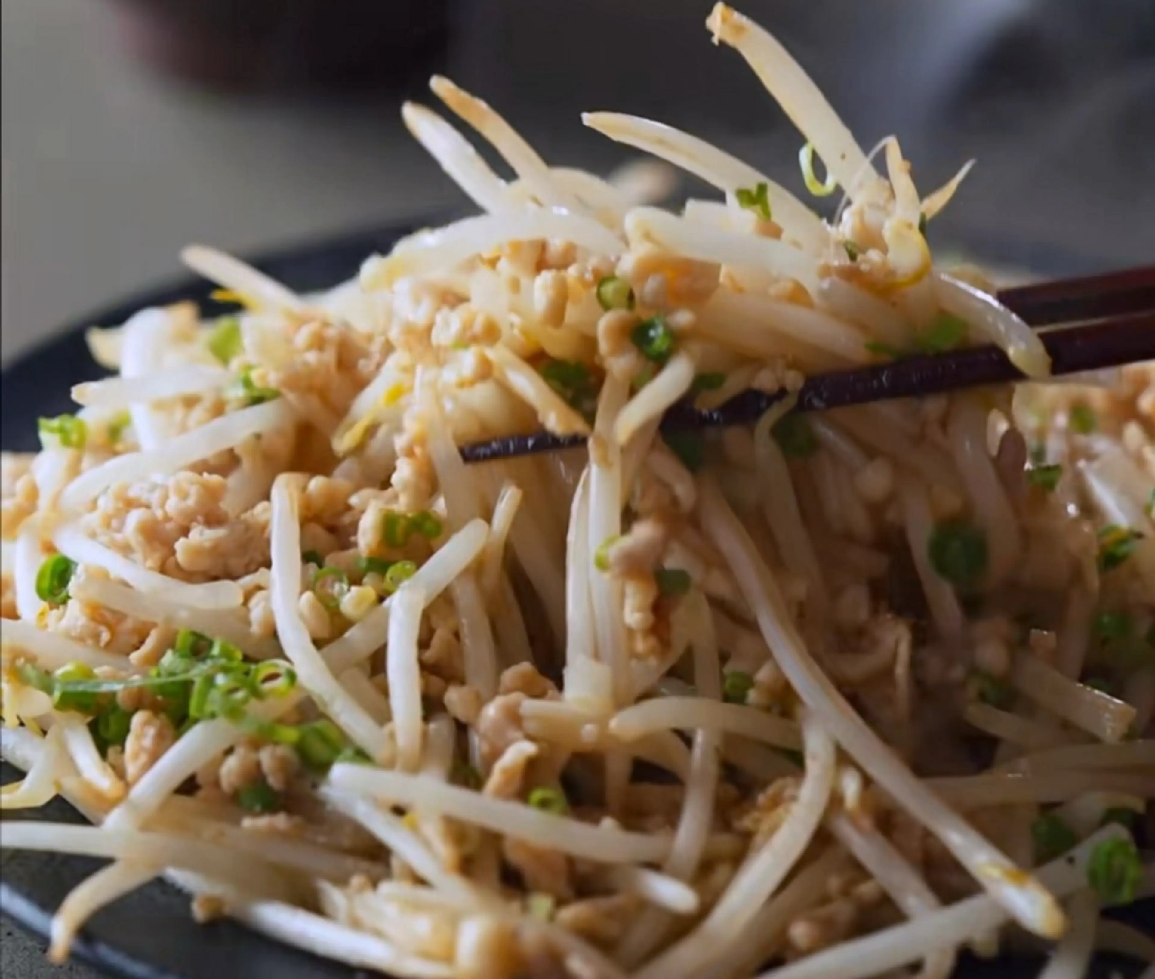 「鶏そぼろのもやし炒め」 Bean Sprout Fry HIROCHI KITCHEN