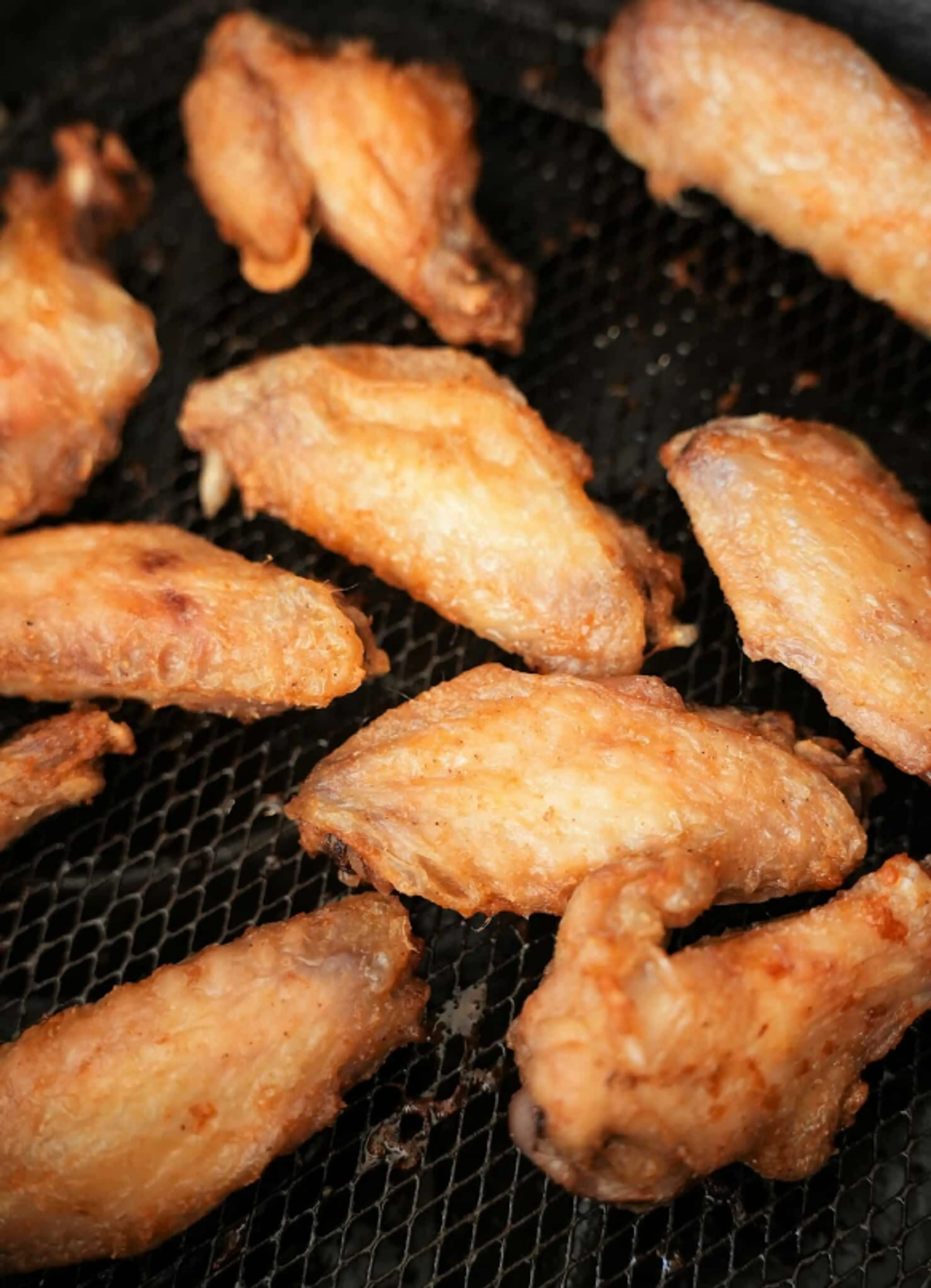 Air Fryer Chicken Wings (SUPER CRISPY)