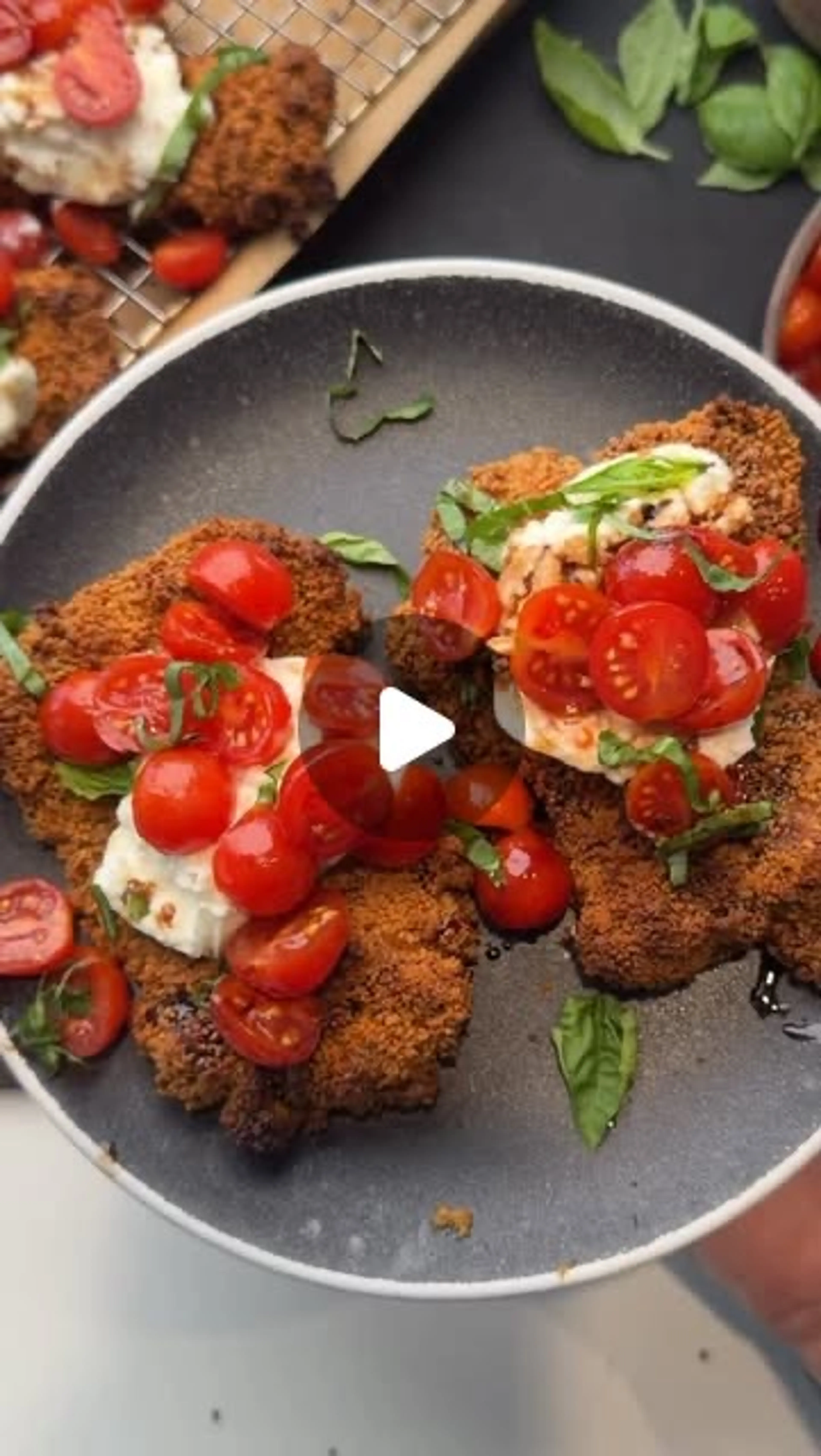 Crispy Lowcarb Mediterranean Chicken - Topped with Burrata a
