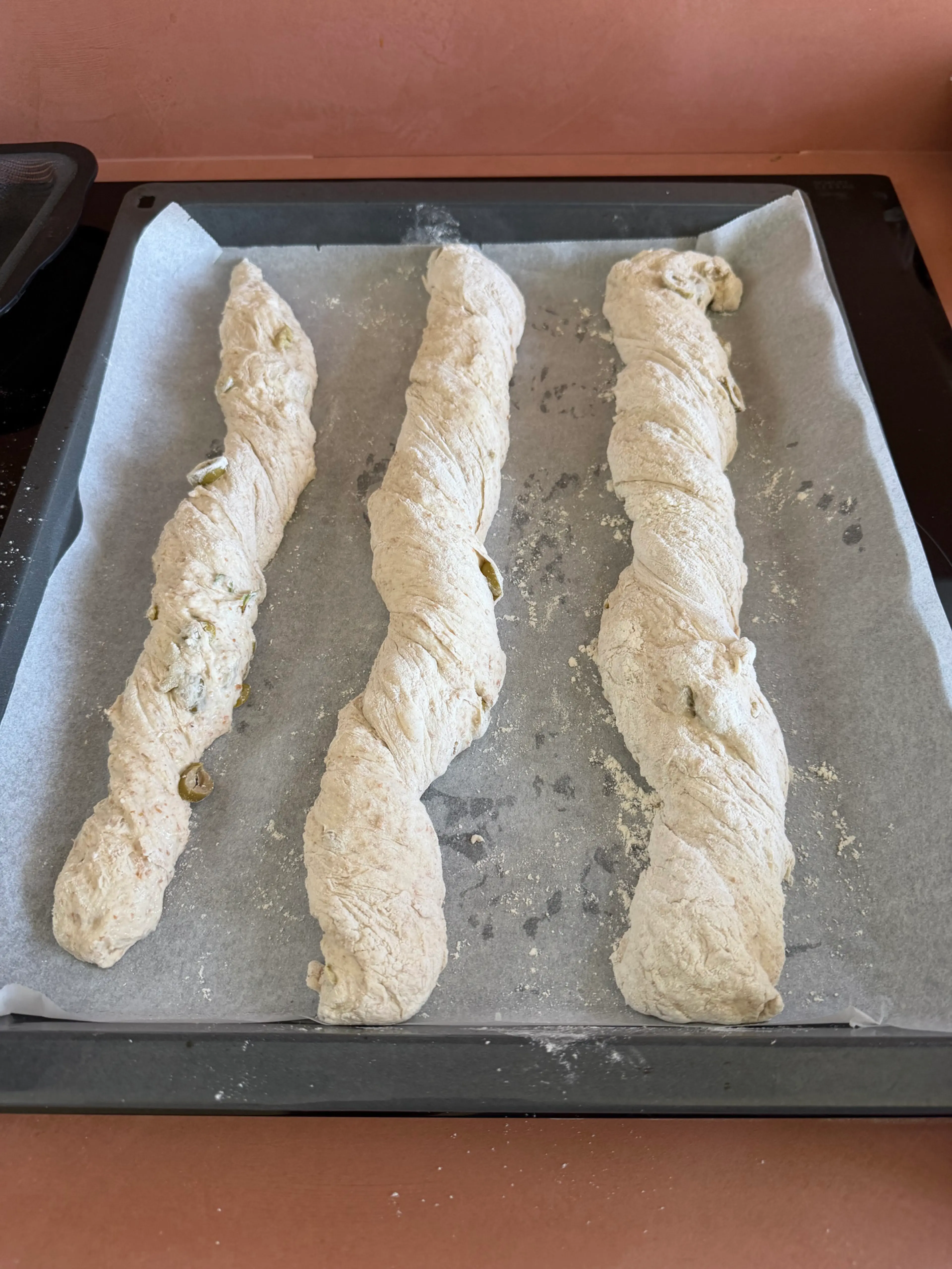 Pan De Aceitunas Y Romero