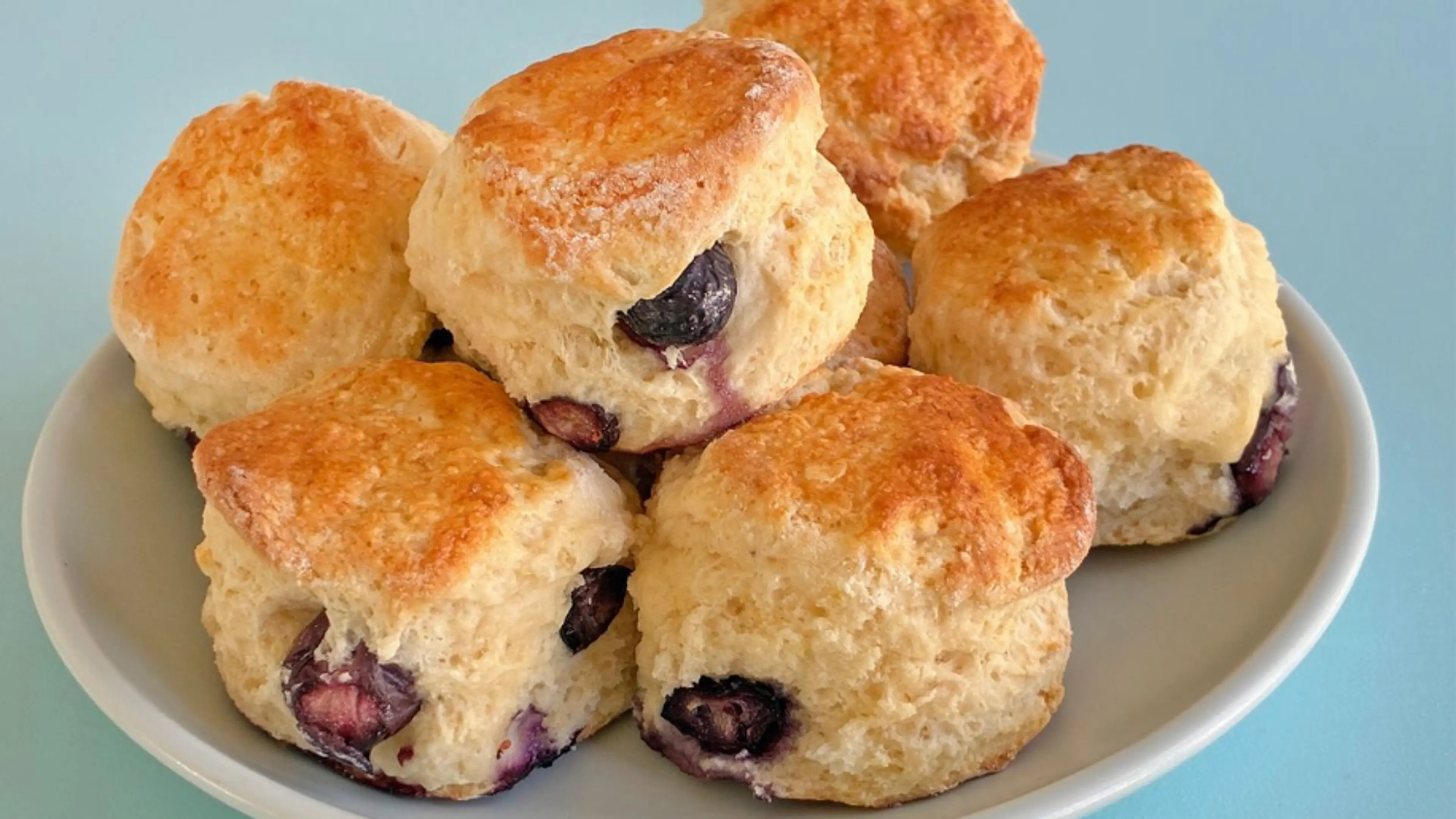 Soft and fluffy blueberry buttermilk scones recipe