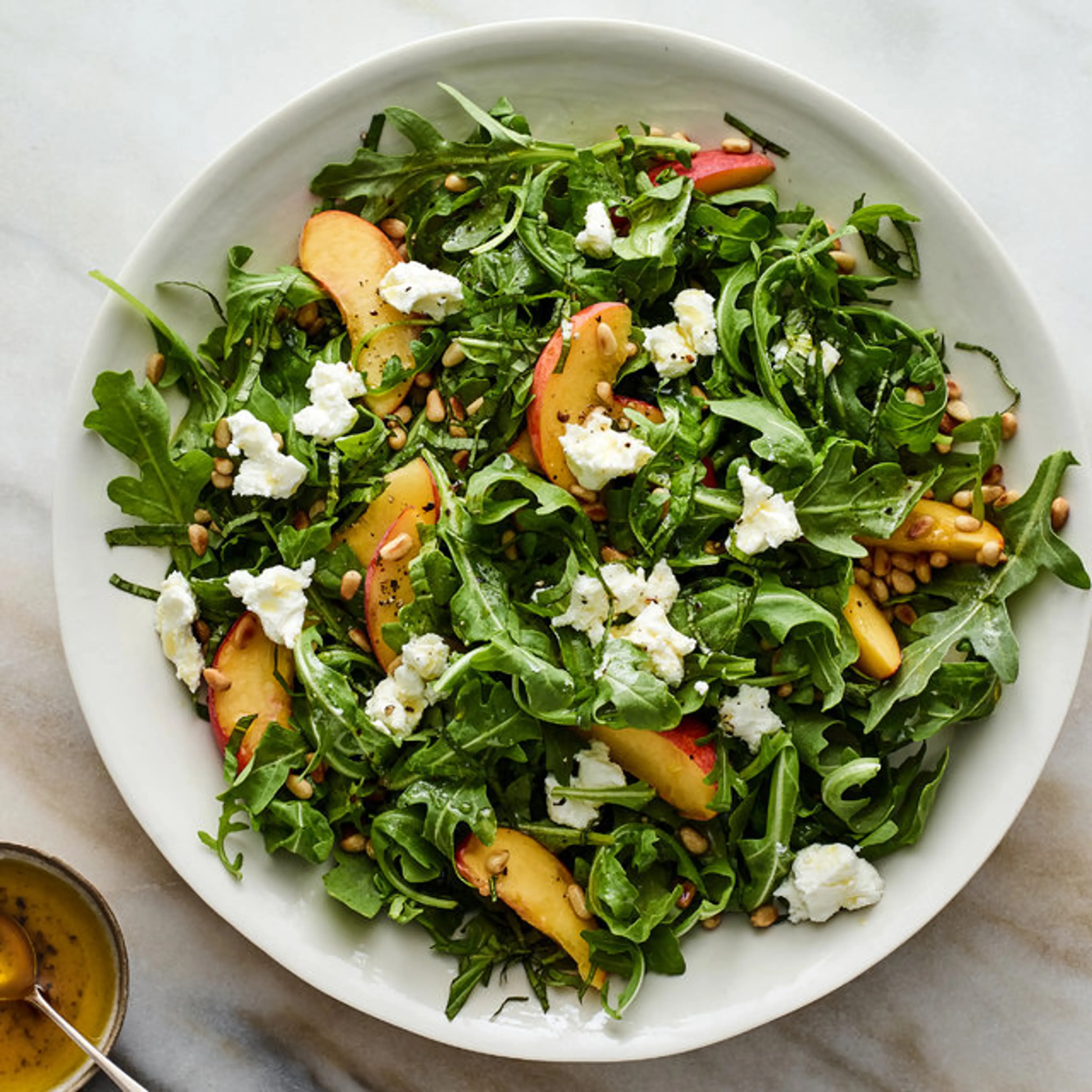 Arugula Salad With Peaches, Goat Cheese and Basil
