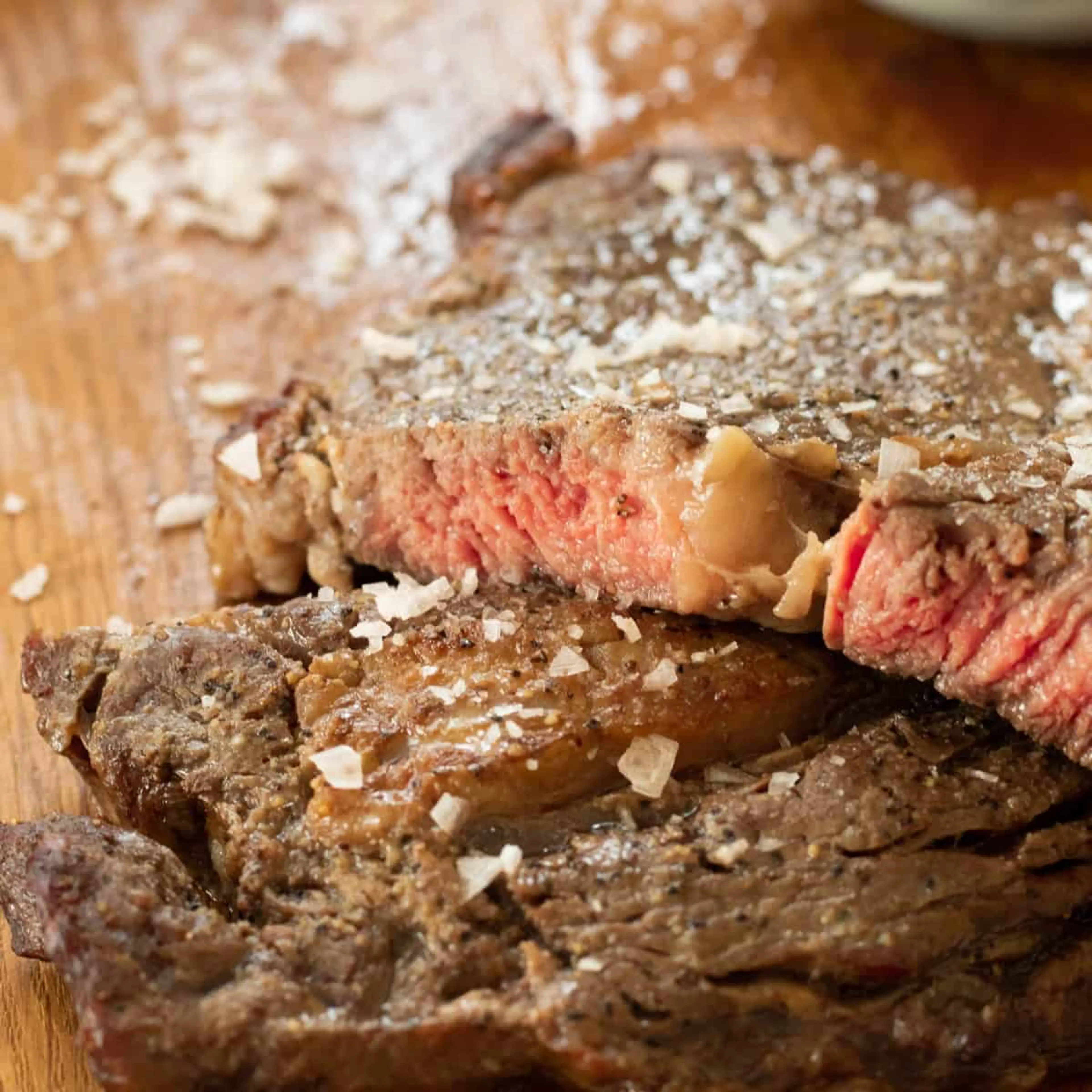 How to Cook a Rib Eye Steak Without a Cast Iron Skillet