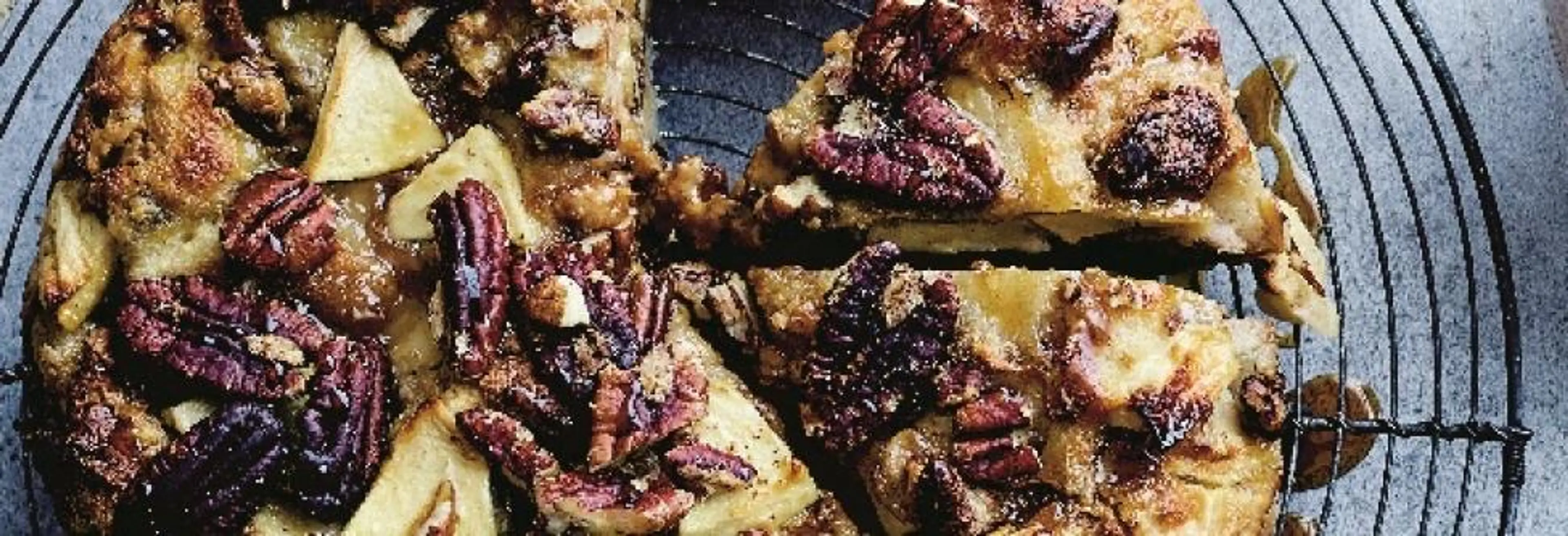 Broodpudding met appel, pindakaas en pecannoten