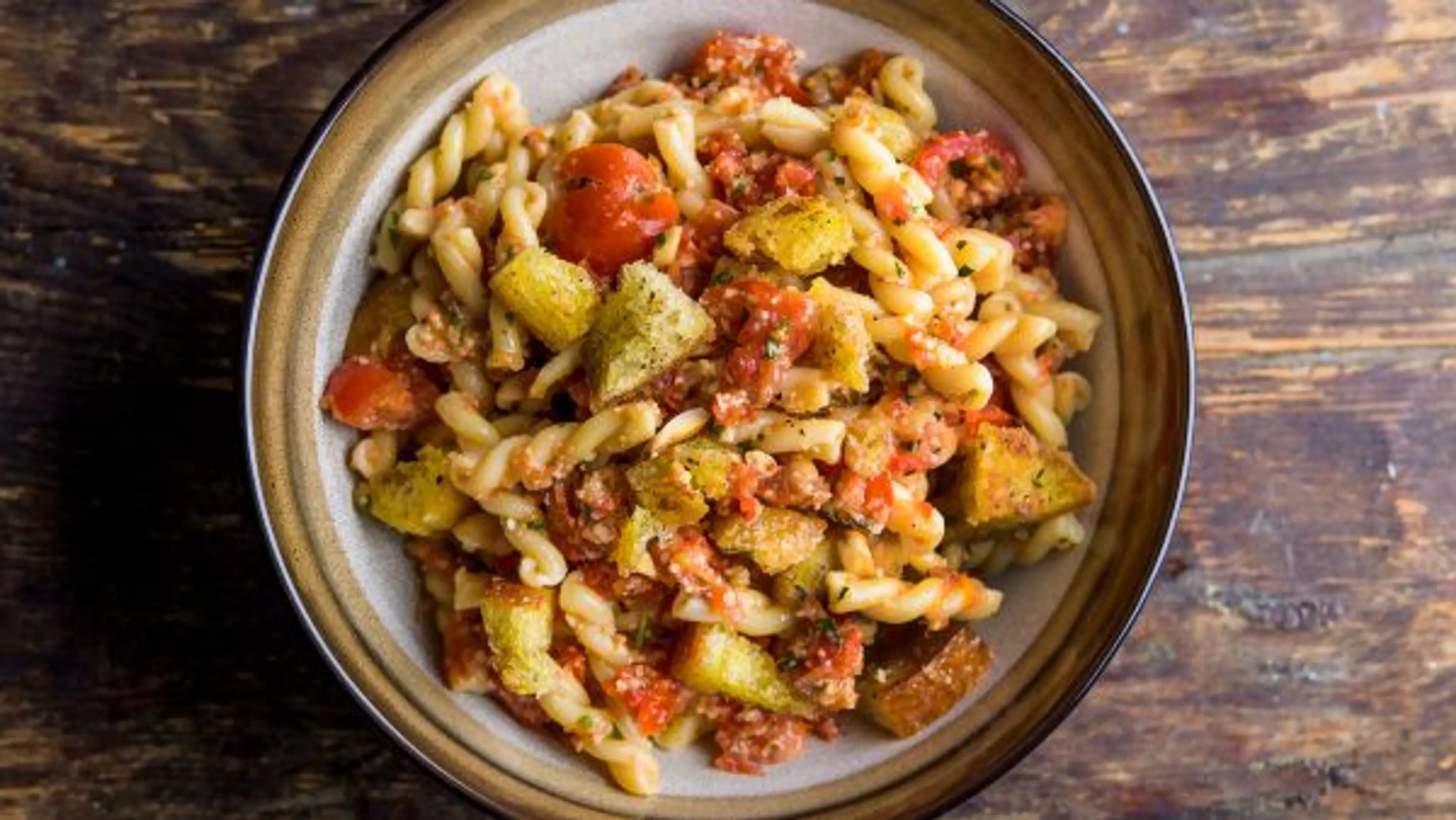 Gemelli with Fresh Tomato-Almond Pesto and Croutons (Sicilia