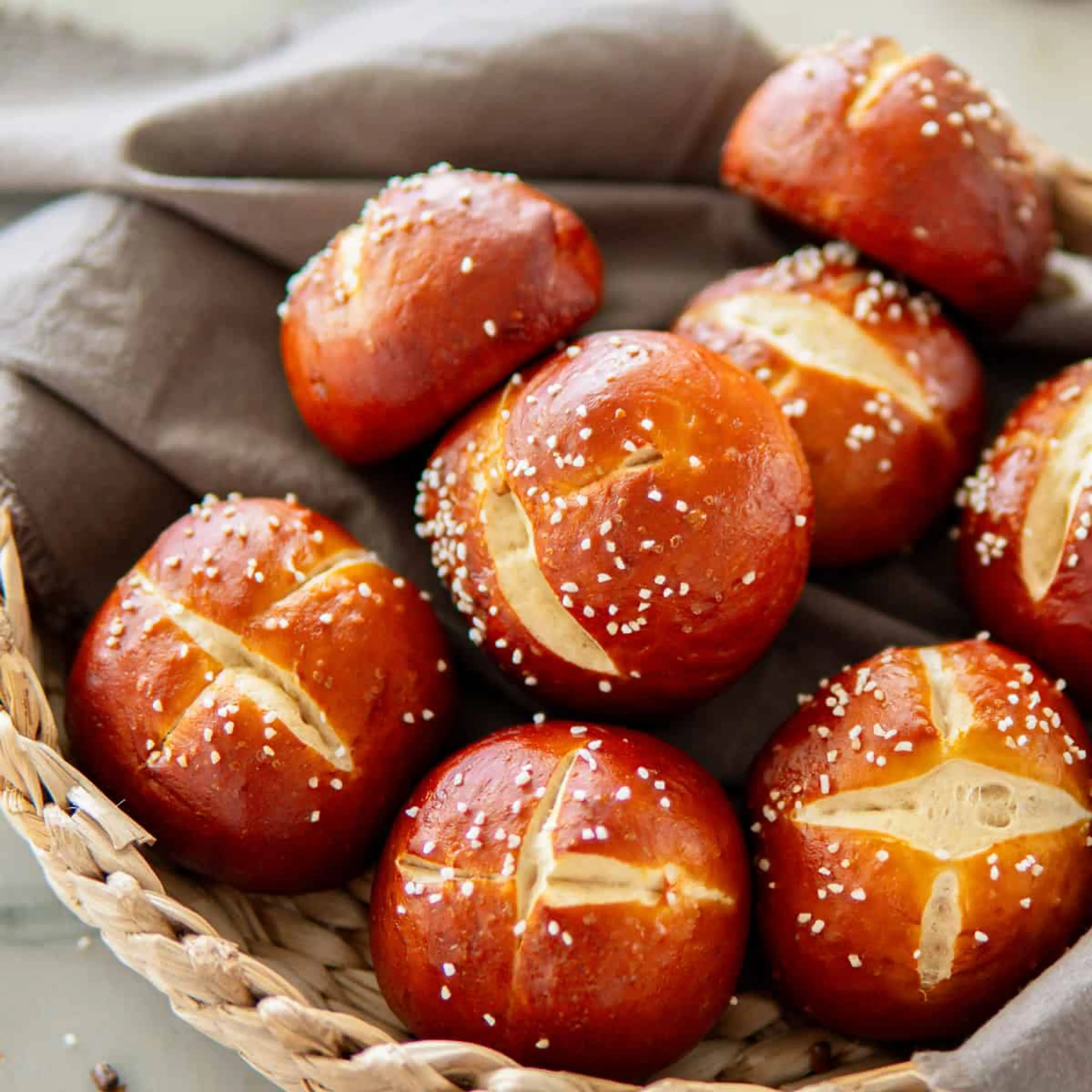 Homemade Soft German Pretzel Buns (Laugenbrötchen)