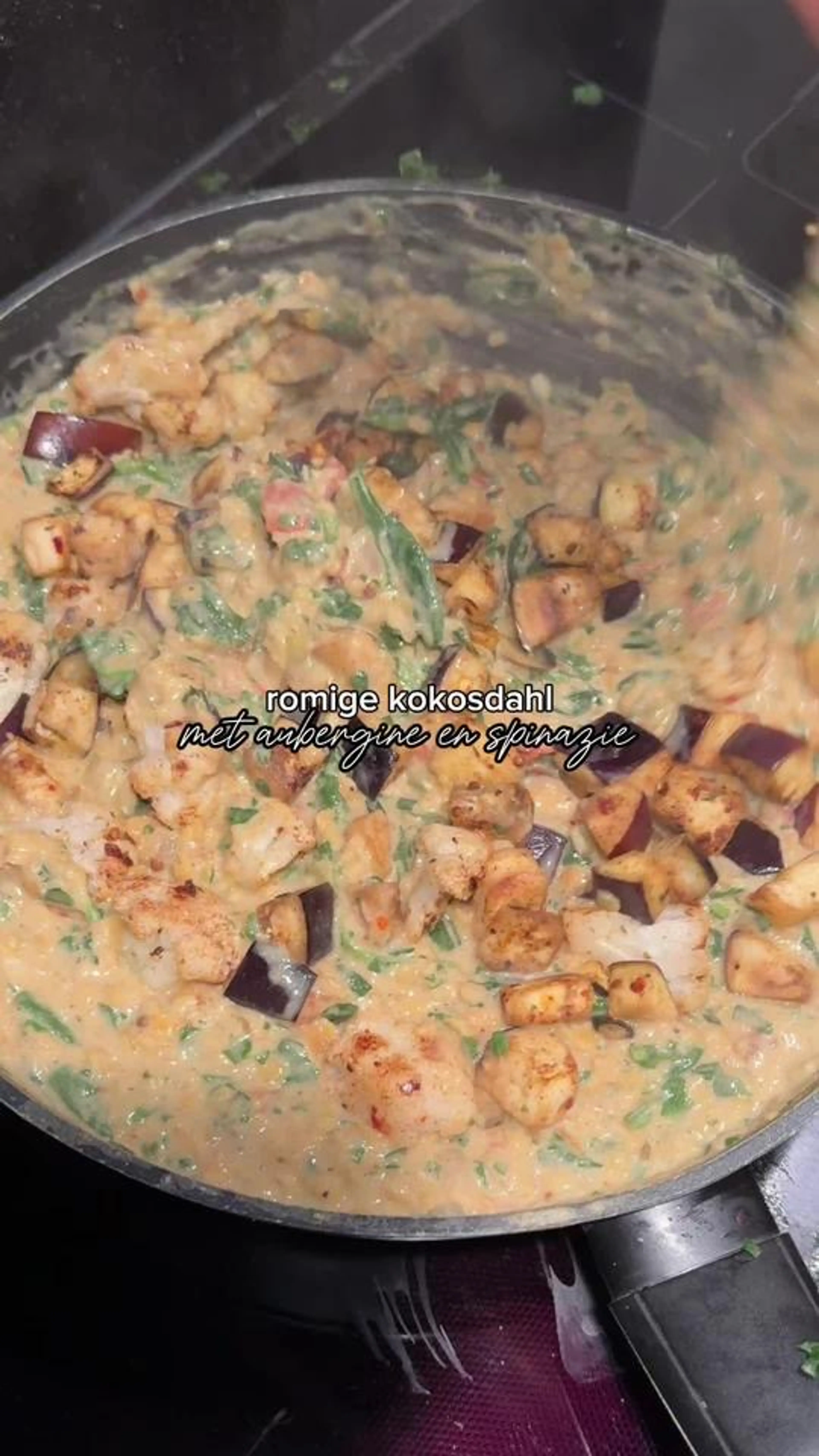 Kokosdahl Met Aubergine En Spinazie
