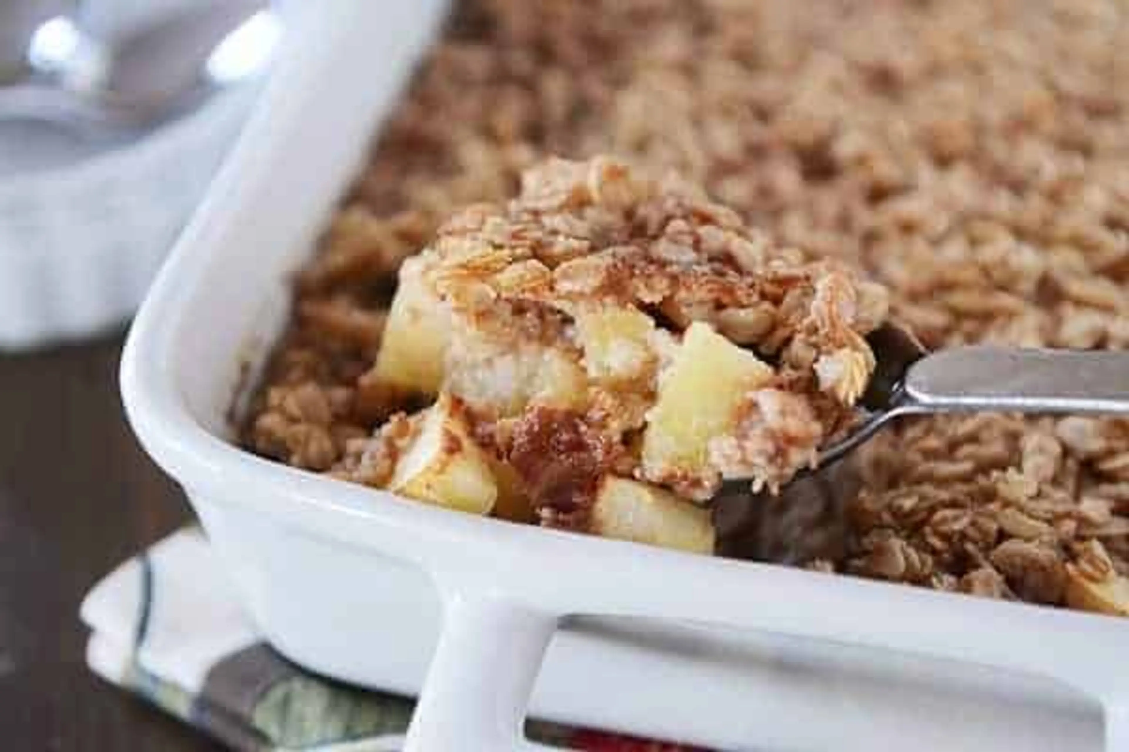Amish-Style Apple and Cinnamon Baked Oatmeal