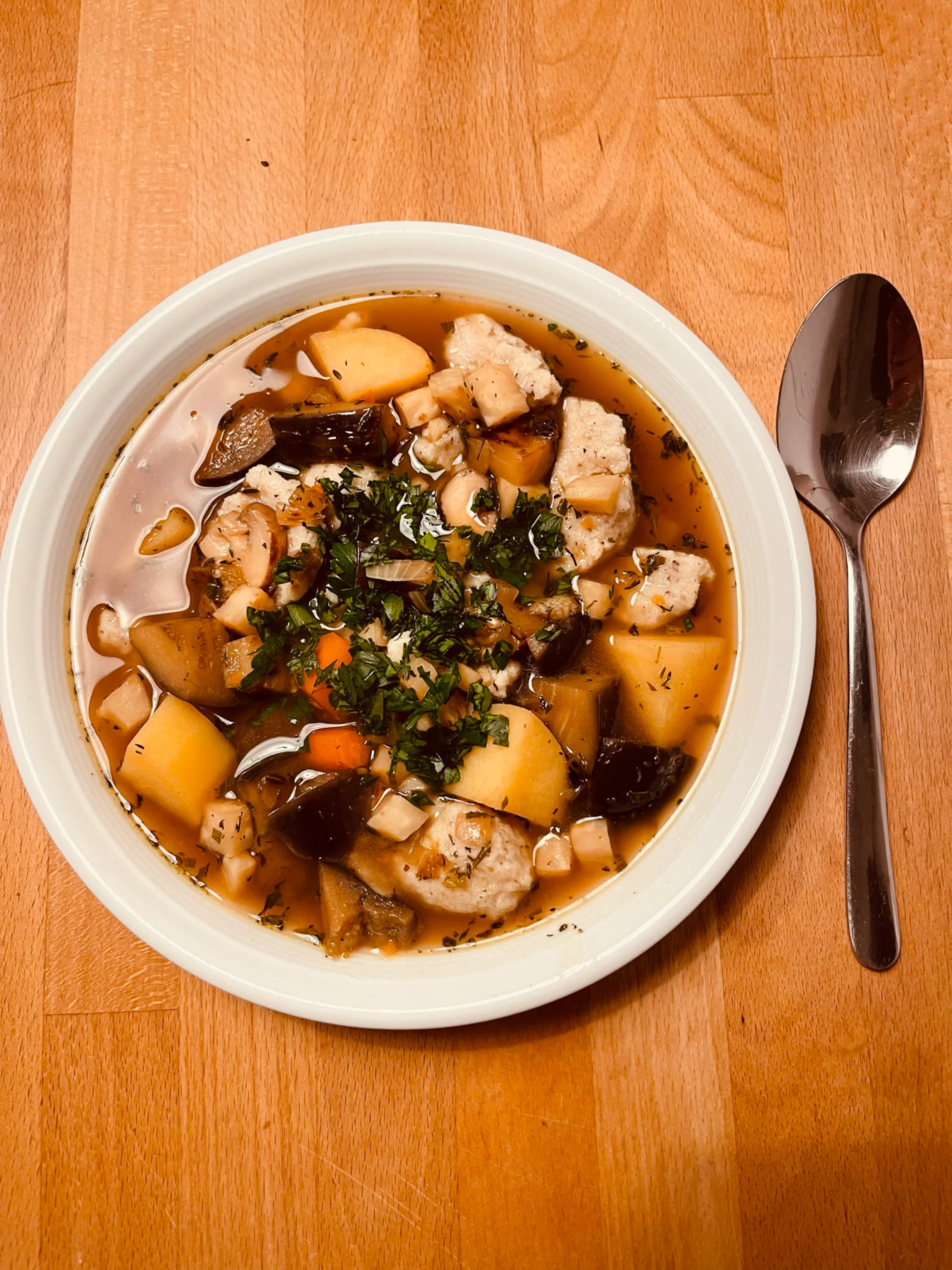 Gemüseeintopf mit Grießnocken