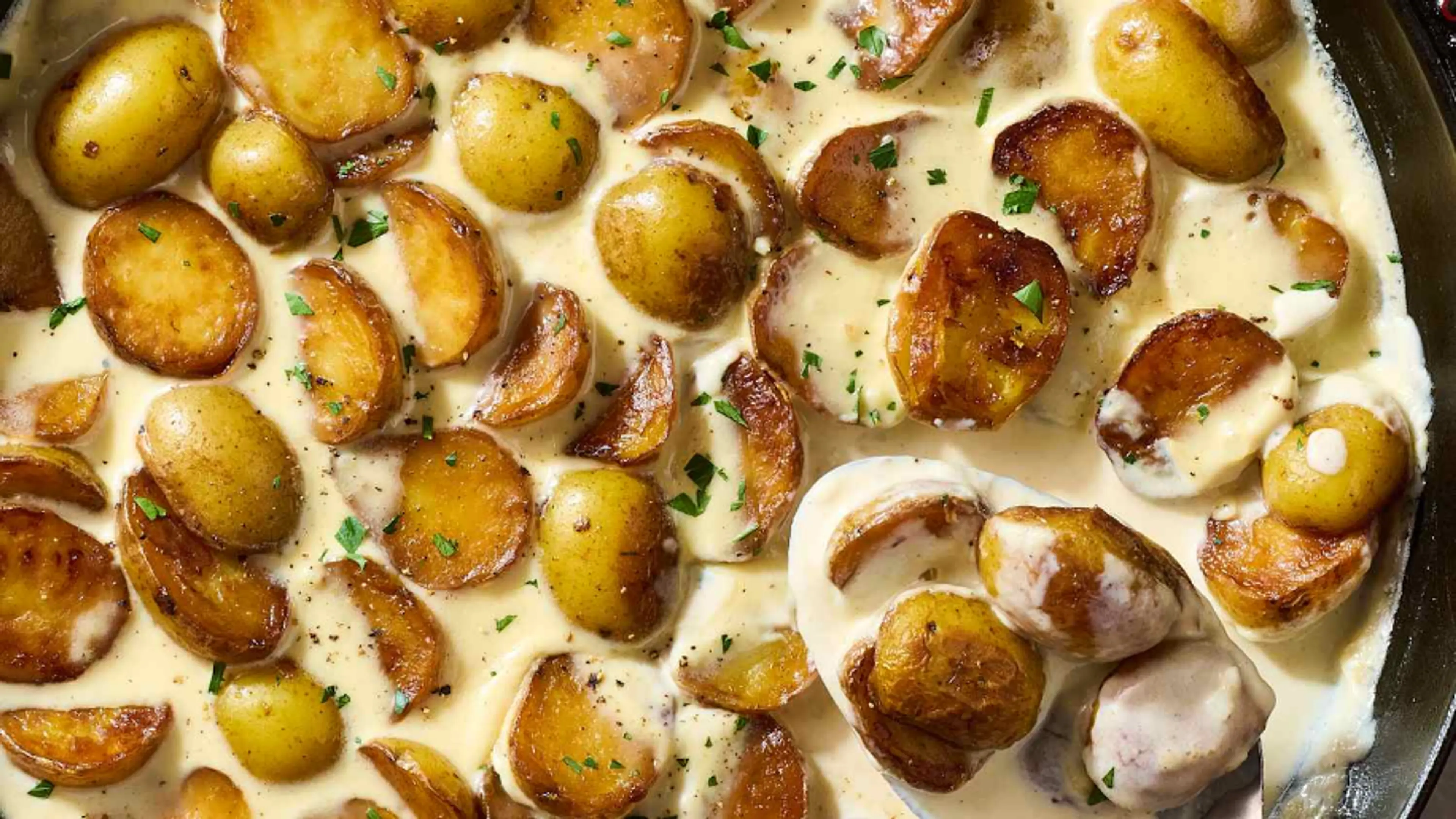 Creamy Garlic Parmesan Potatoes