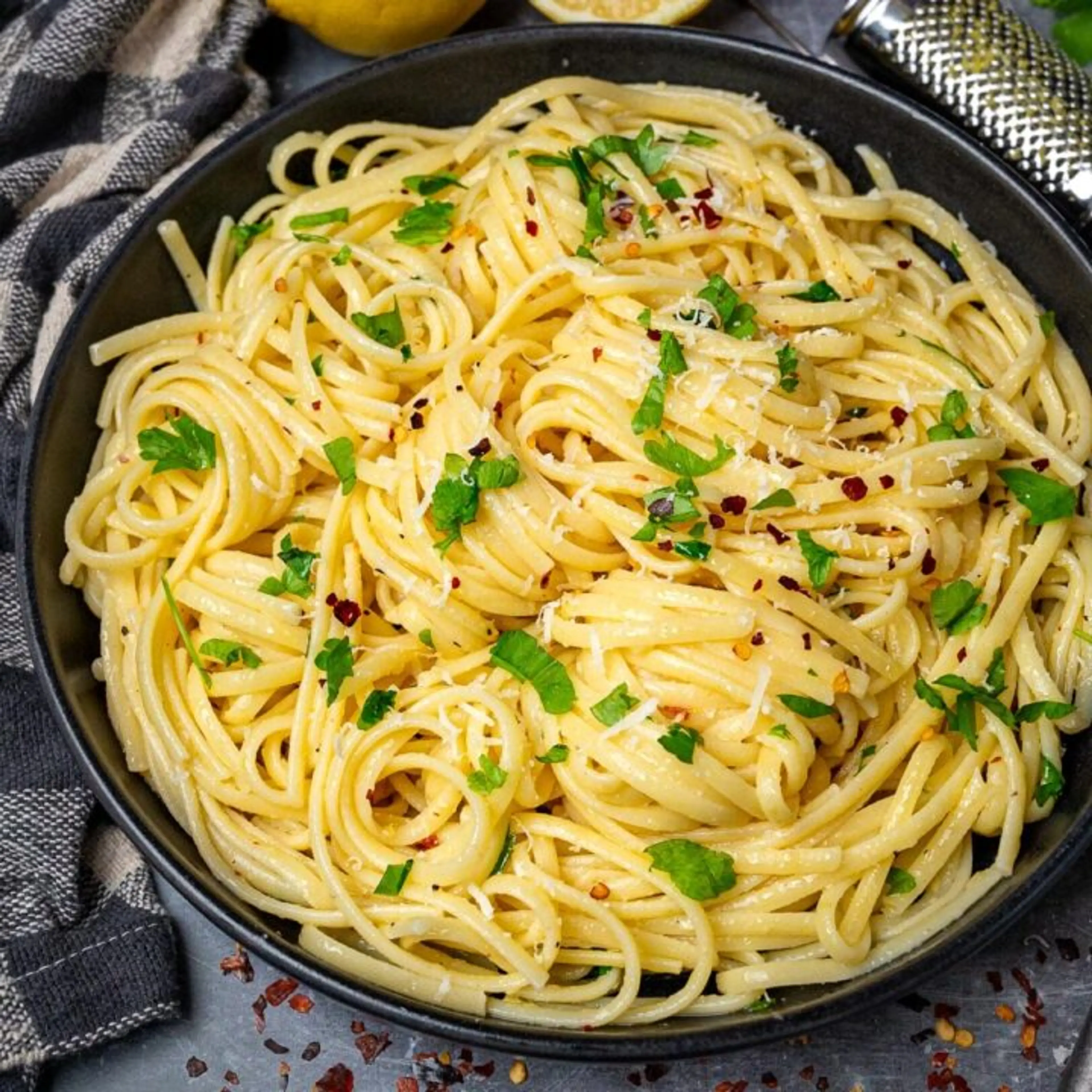 Lemon Butter Garlic Pasta Sauce (Pasta al Limone)