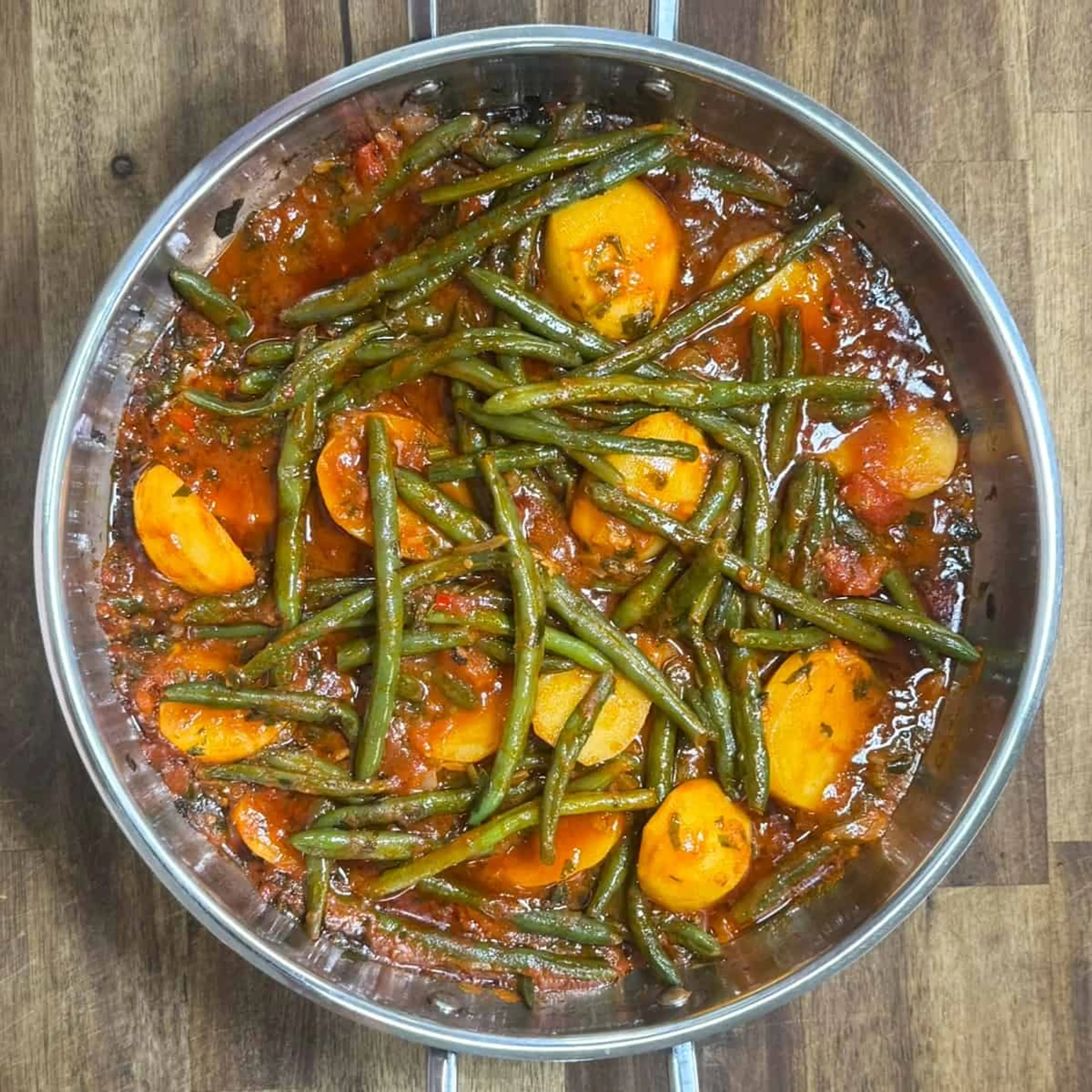 Fasolakia Recipe (Greek Green Beans with Potatoes)