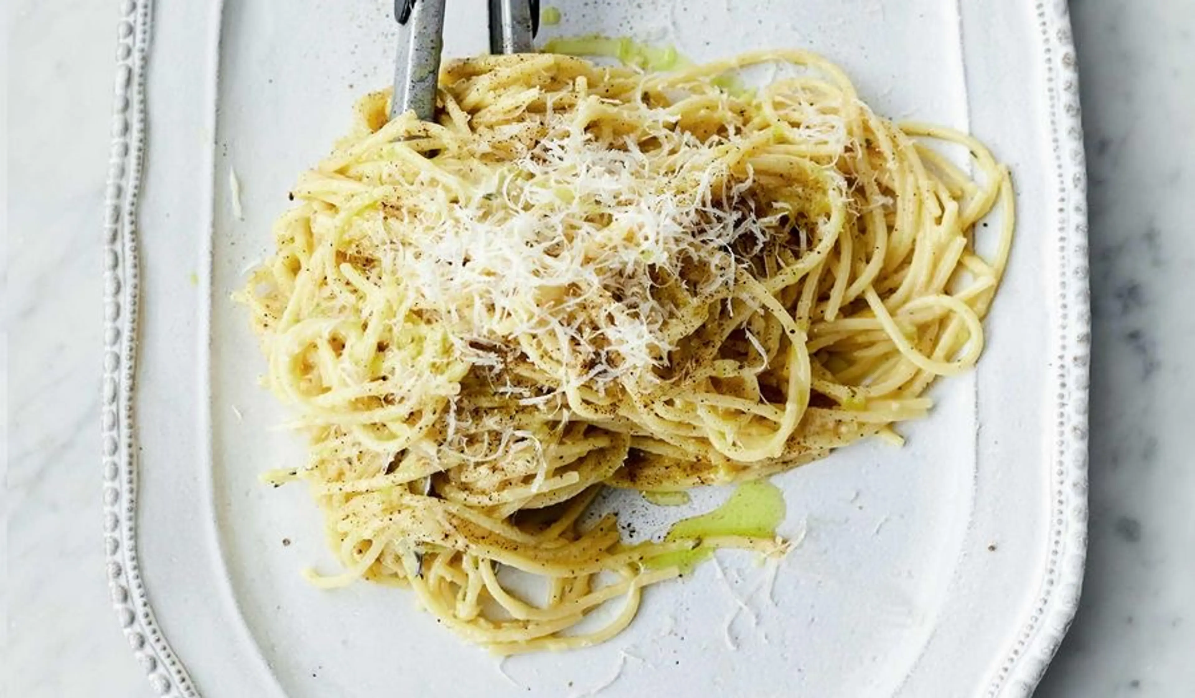 Jamie Oliver’s Sweet Leek Carbonara with Fresh Thyme, Garlic