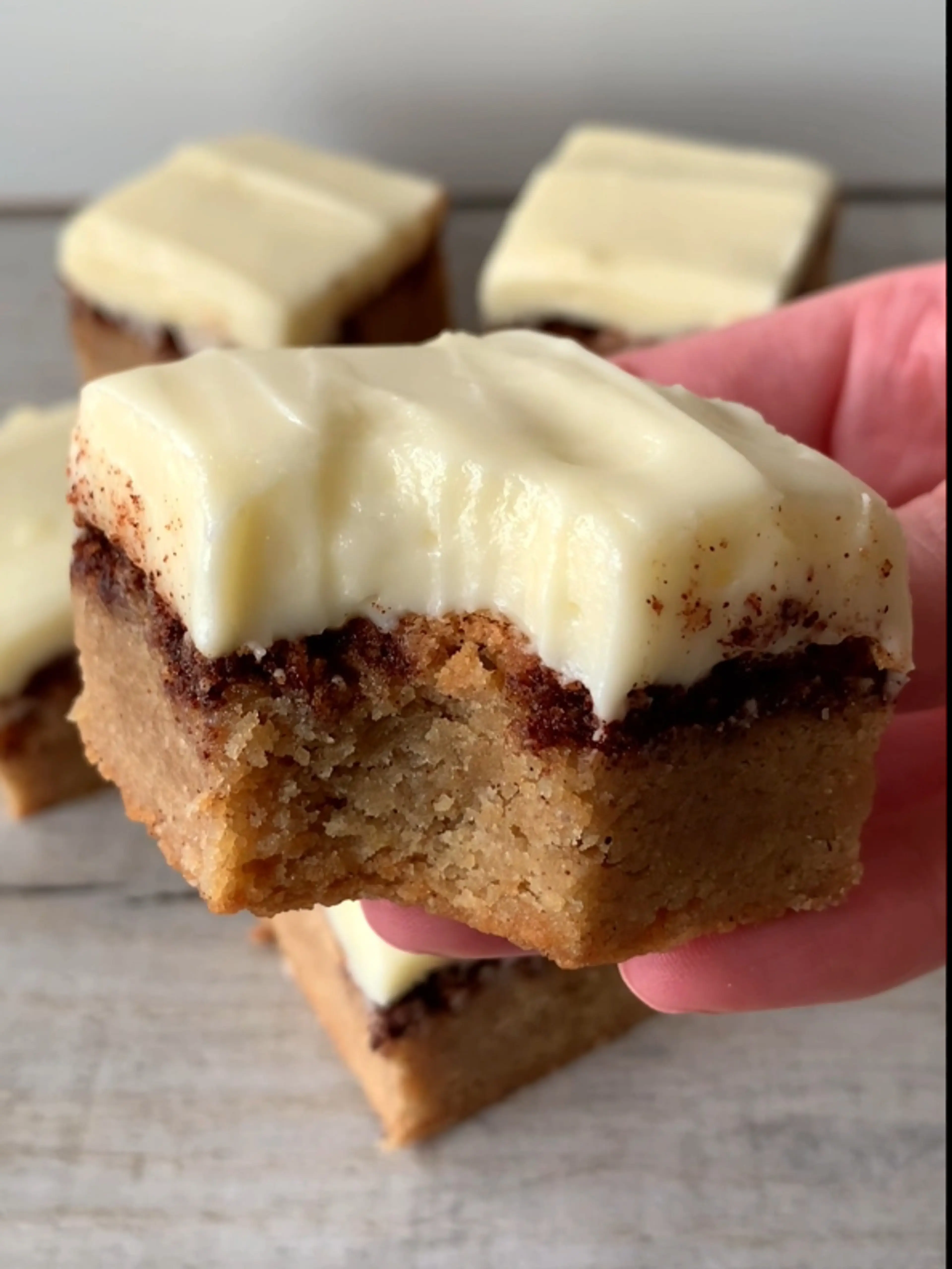 Cinnamon Roll Blondies