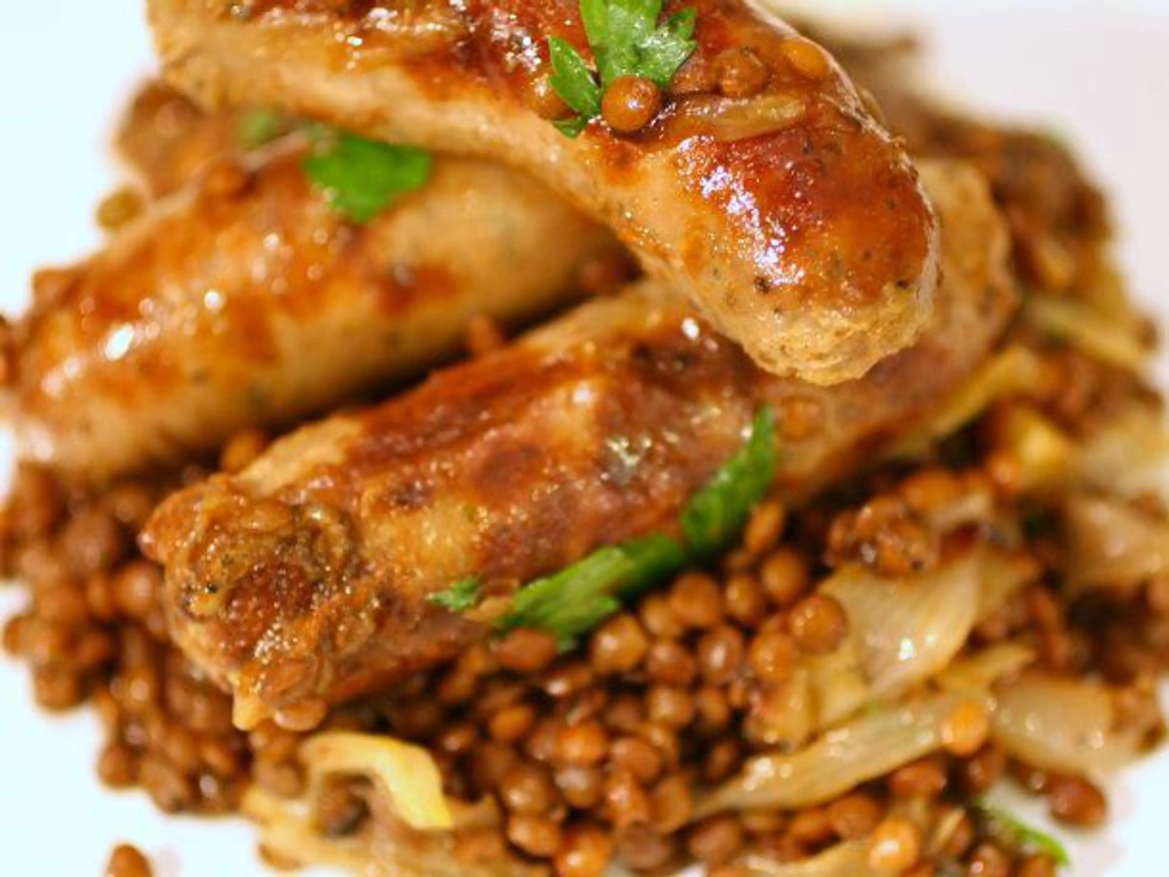 One-Pot Sausages and Lentils with Sweet Roasted Shallots Rec