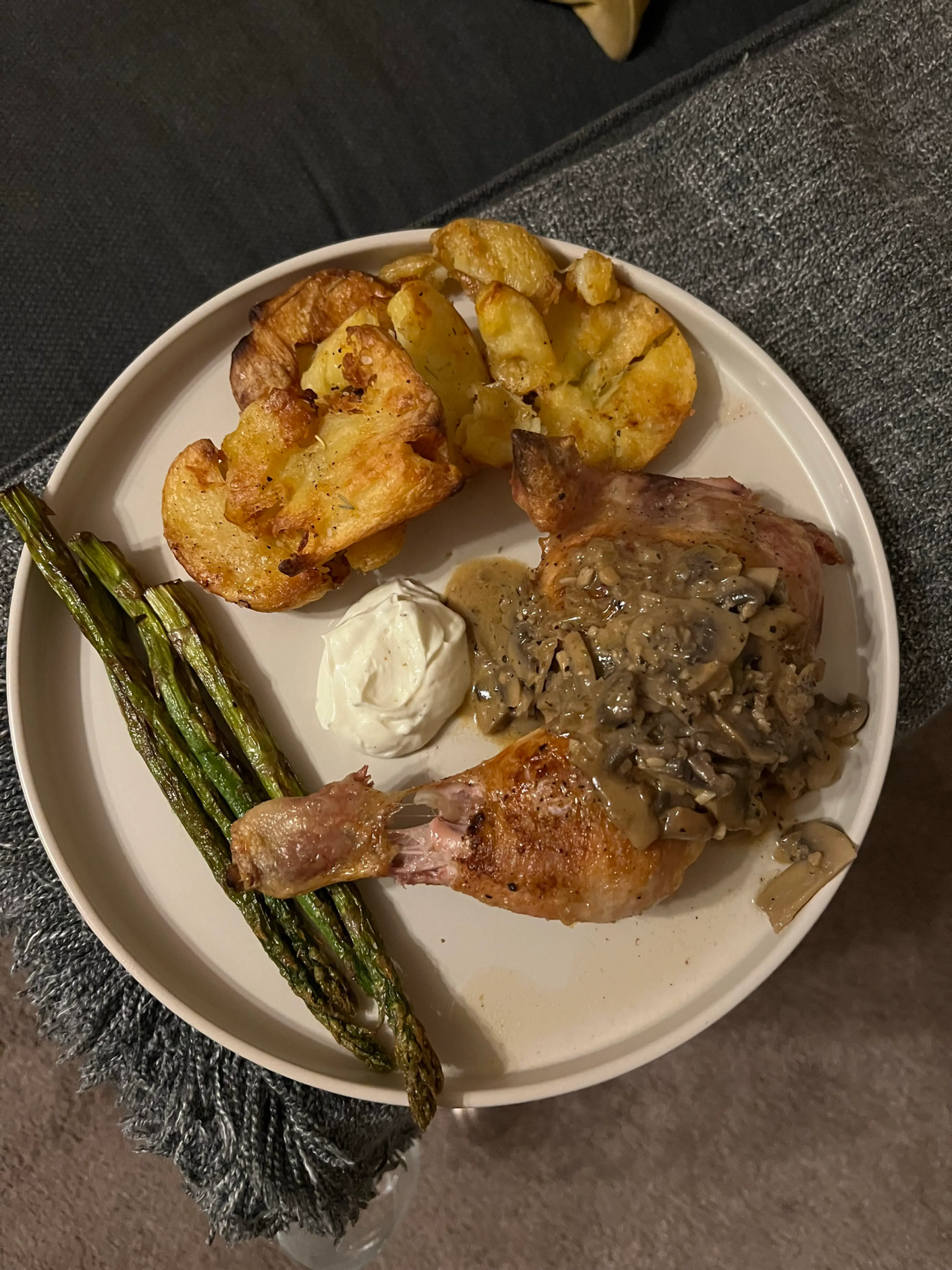 Chicken maryland/mushroom sauce