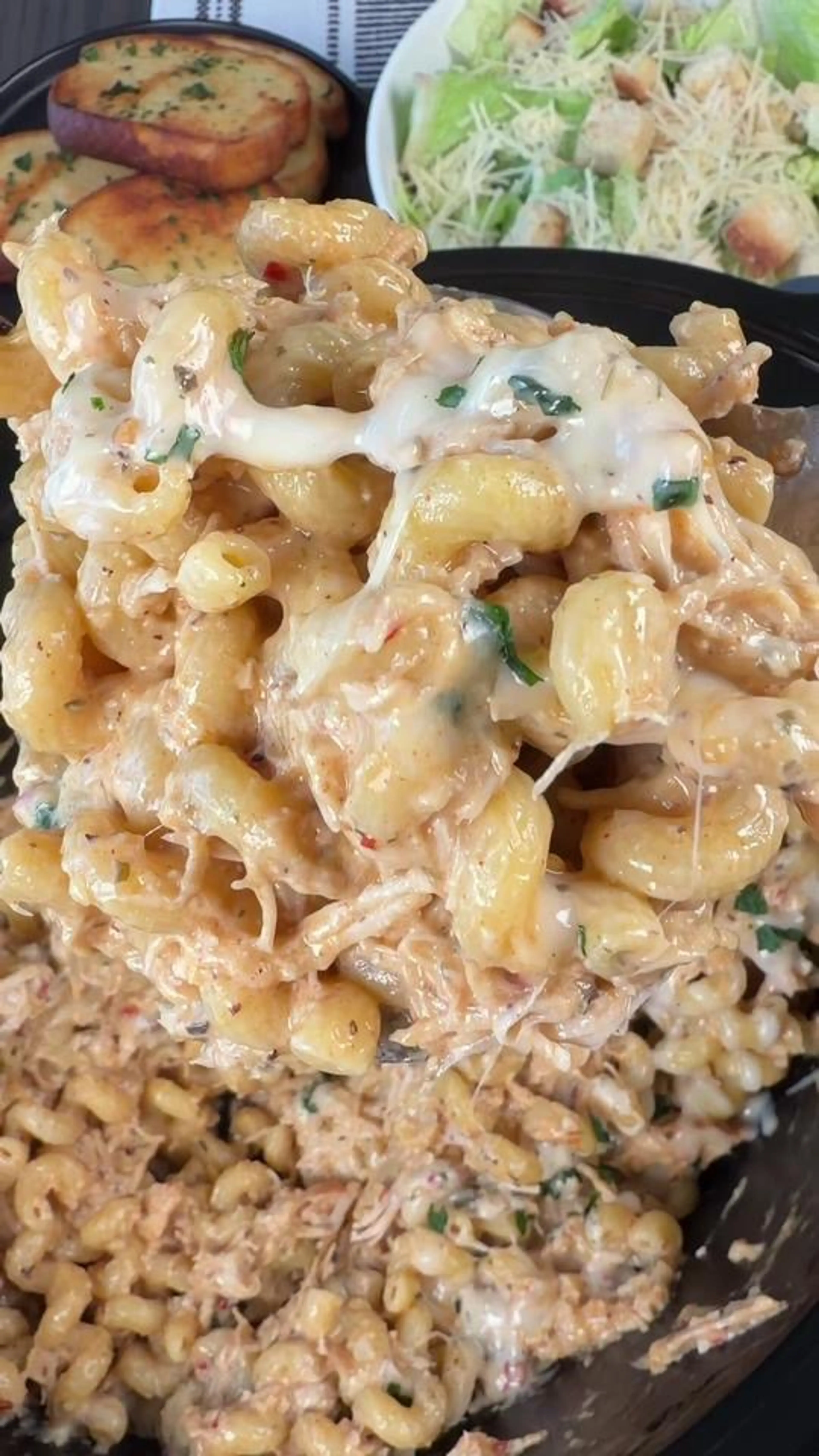 Garlic Parmesan Chicken Pasta Is a Super Easy Crockpot Meal