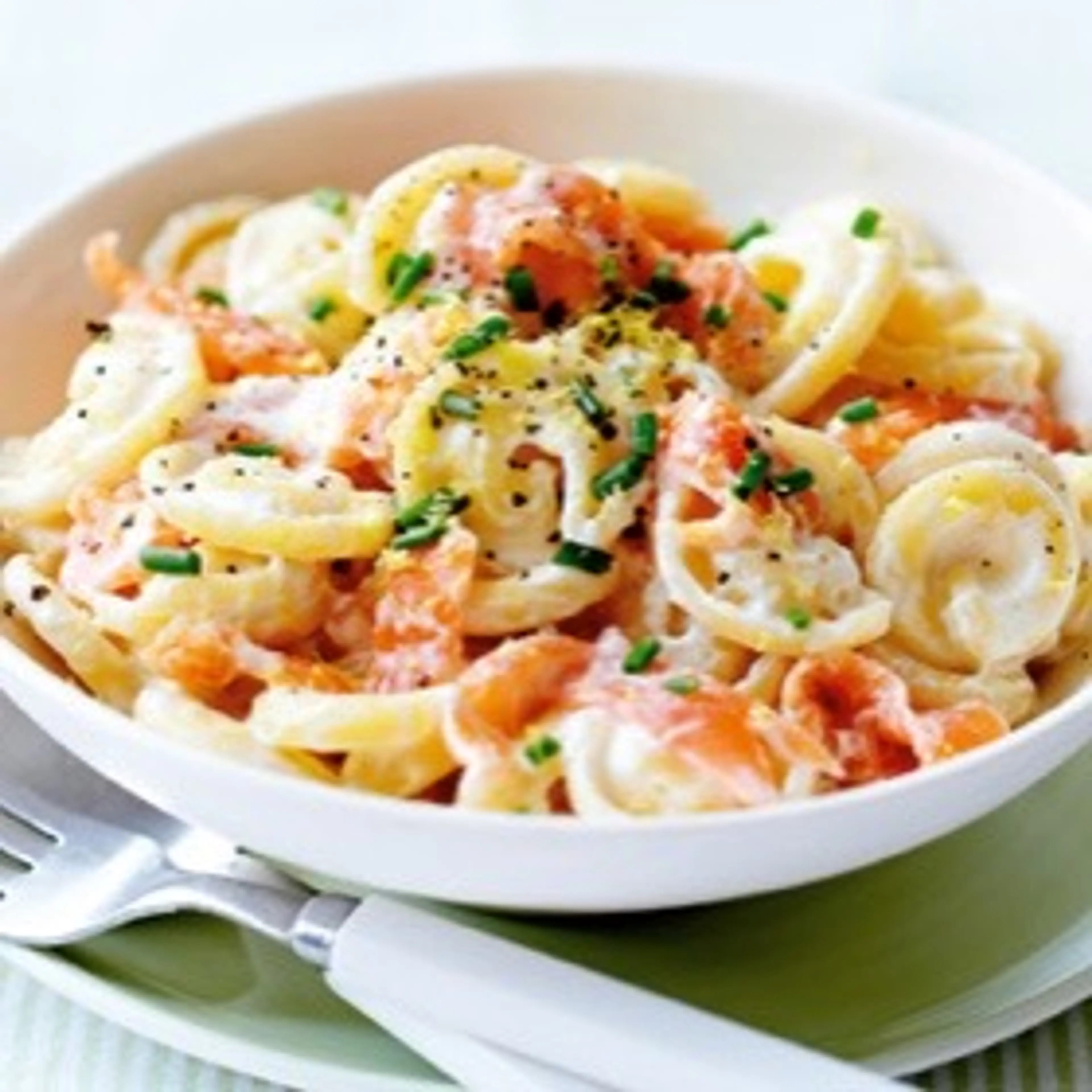 Creamy smoked salmon and lemon pasta recipe