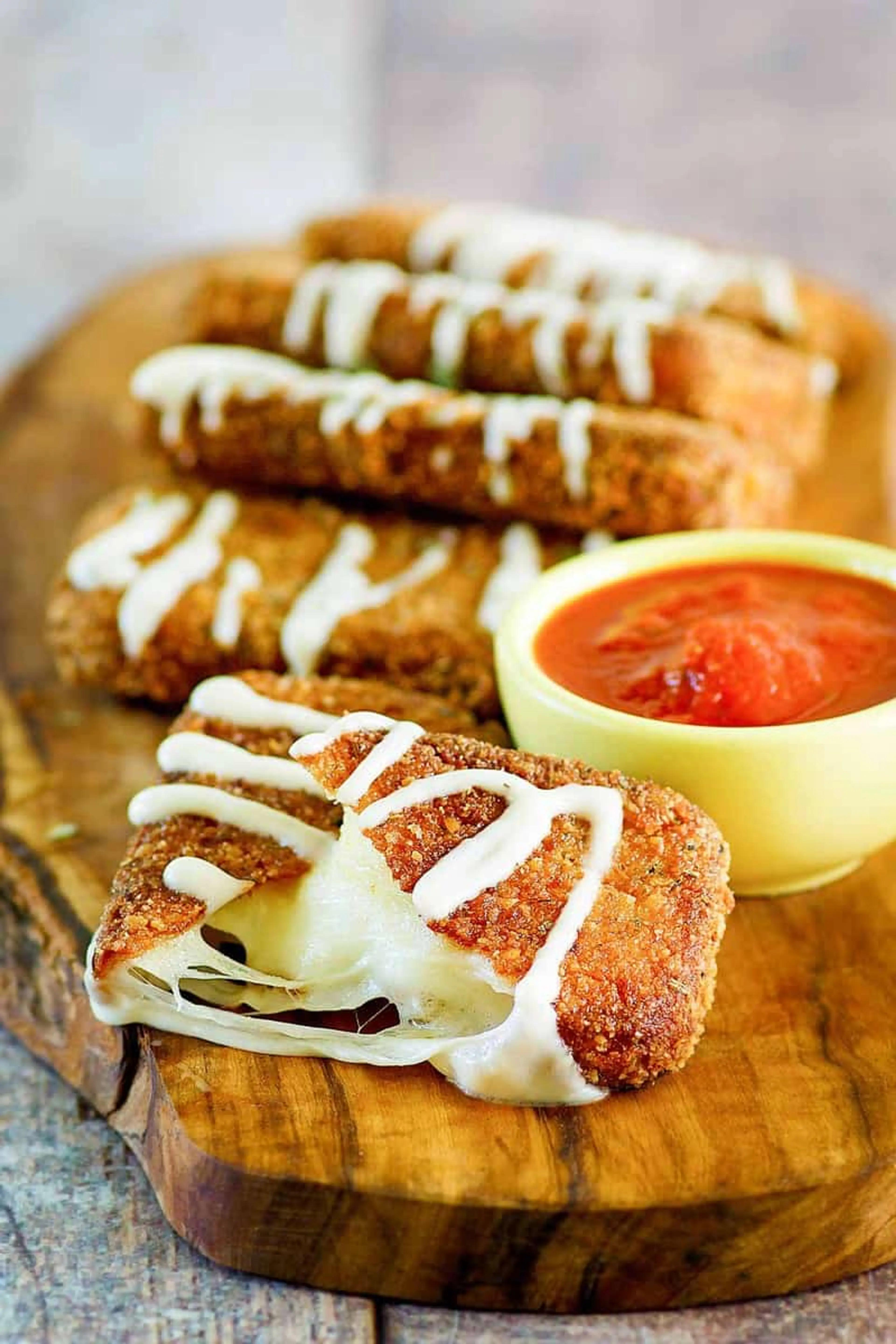 Olive Garden Fried Mozzarella Sticks - Copycat Recipe