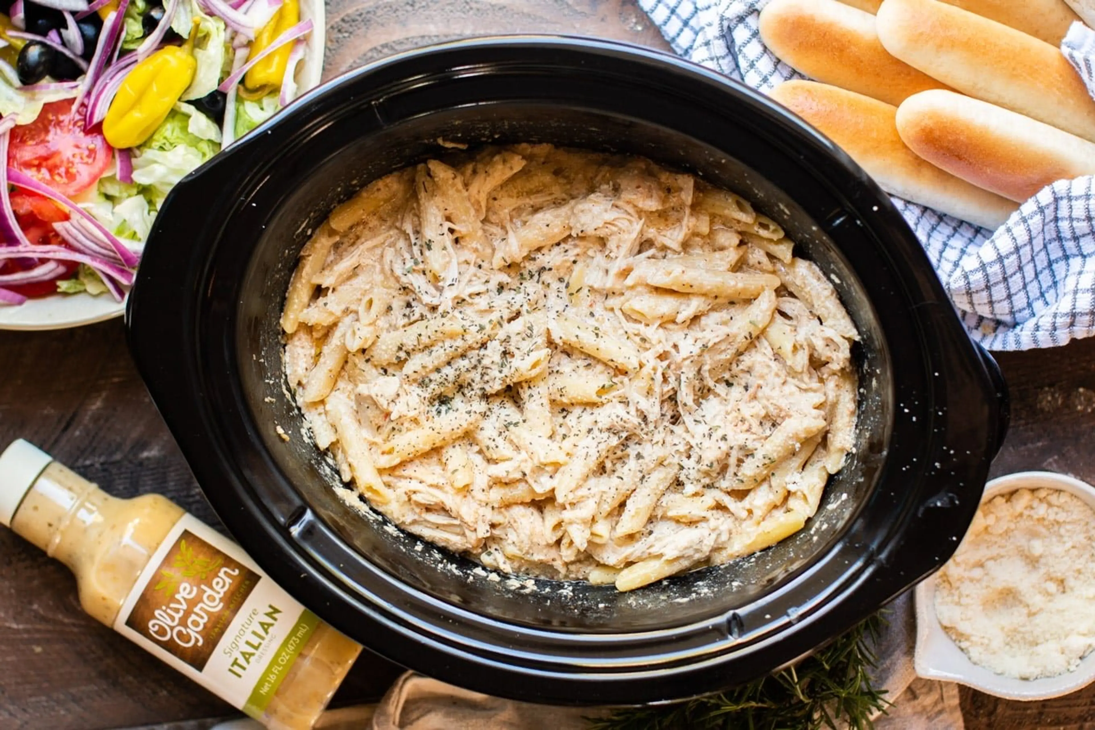Slow Cooker Olive Garden Chicken Pasta