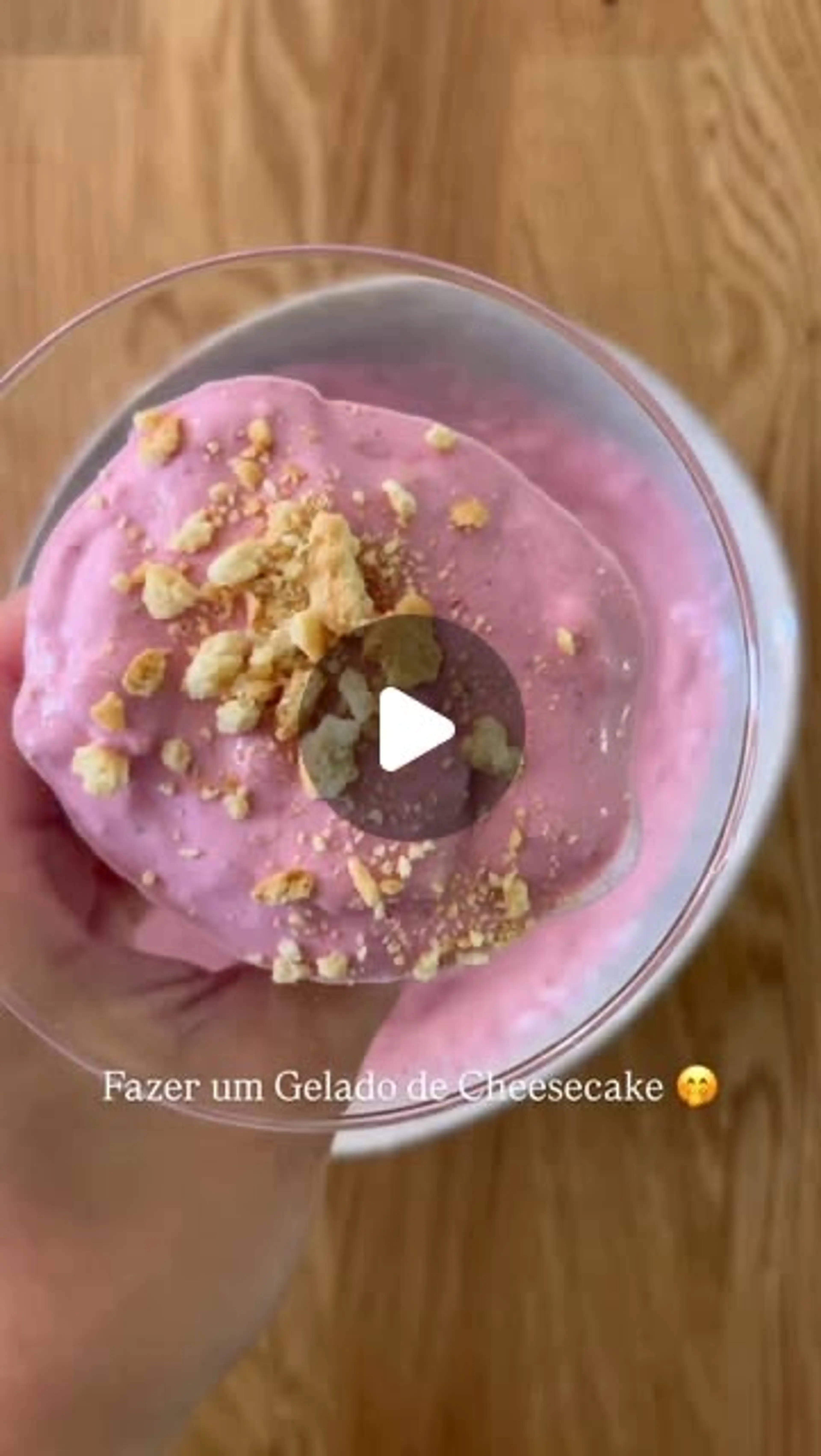 Gelado de morango com cottage cheese