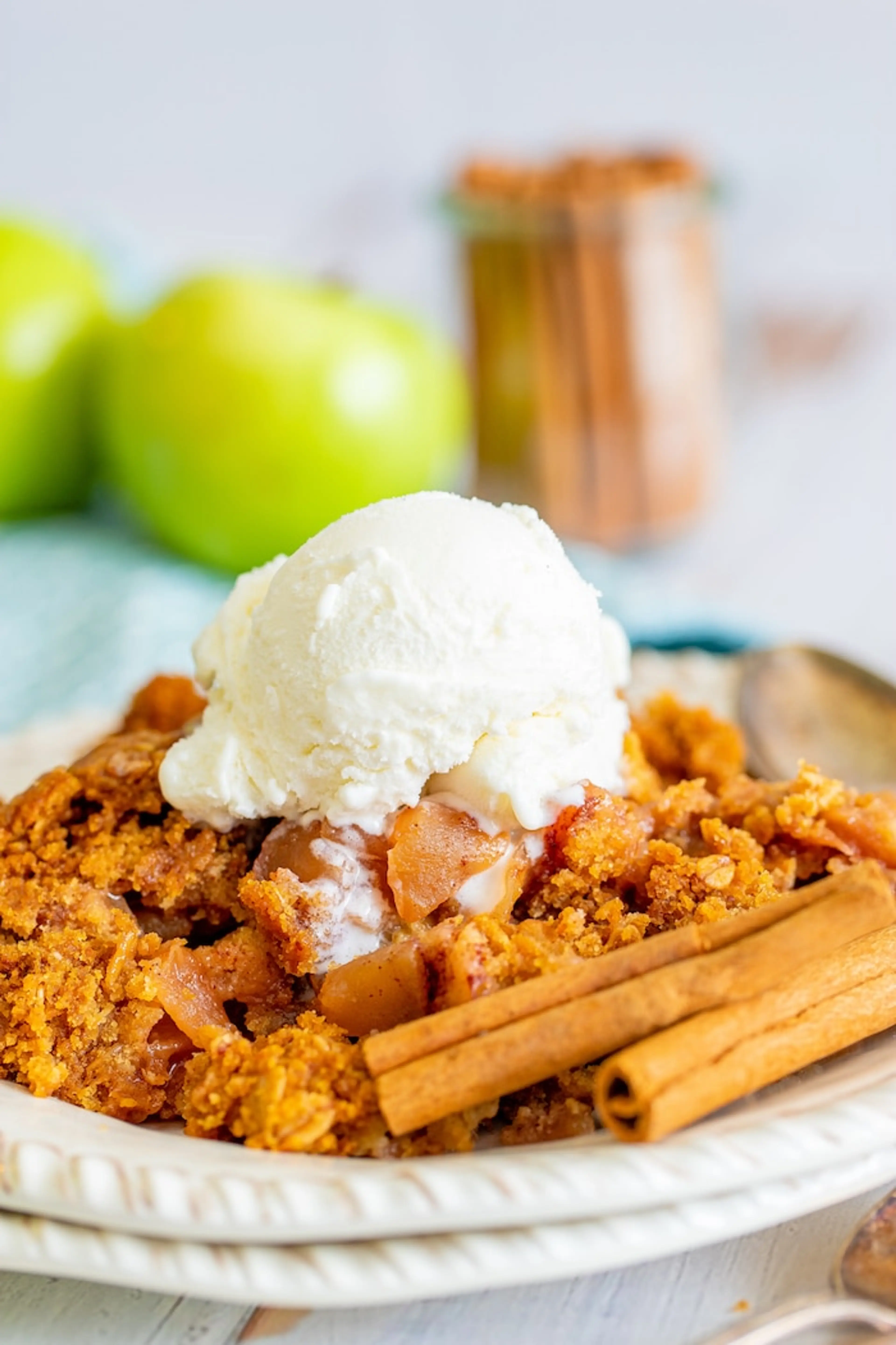 Crockpot Apple Dump Cake