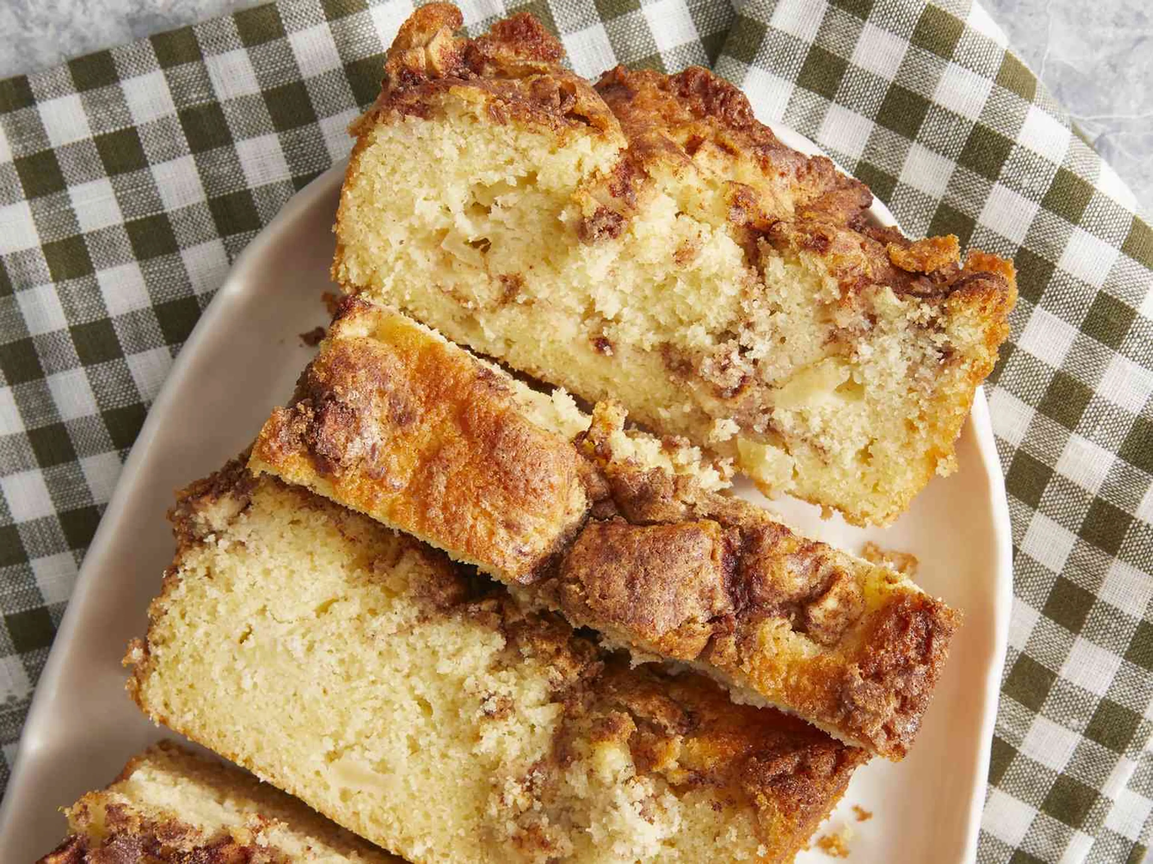 Apple Cinnamon Cake