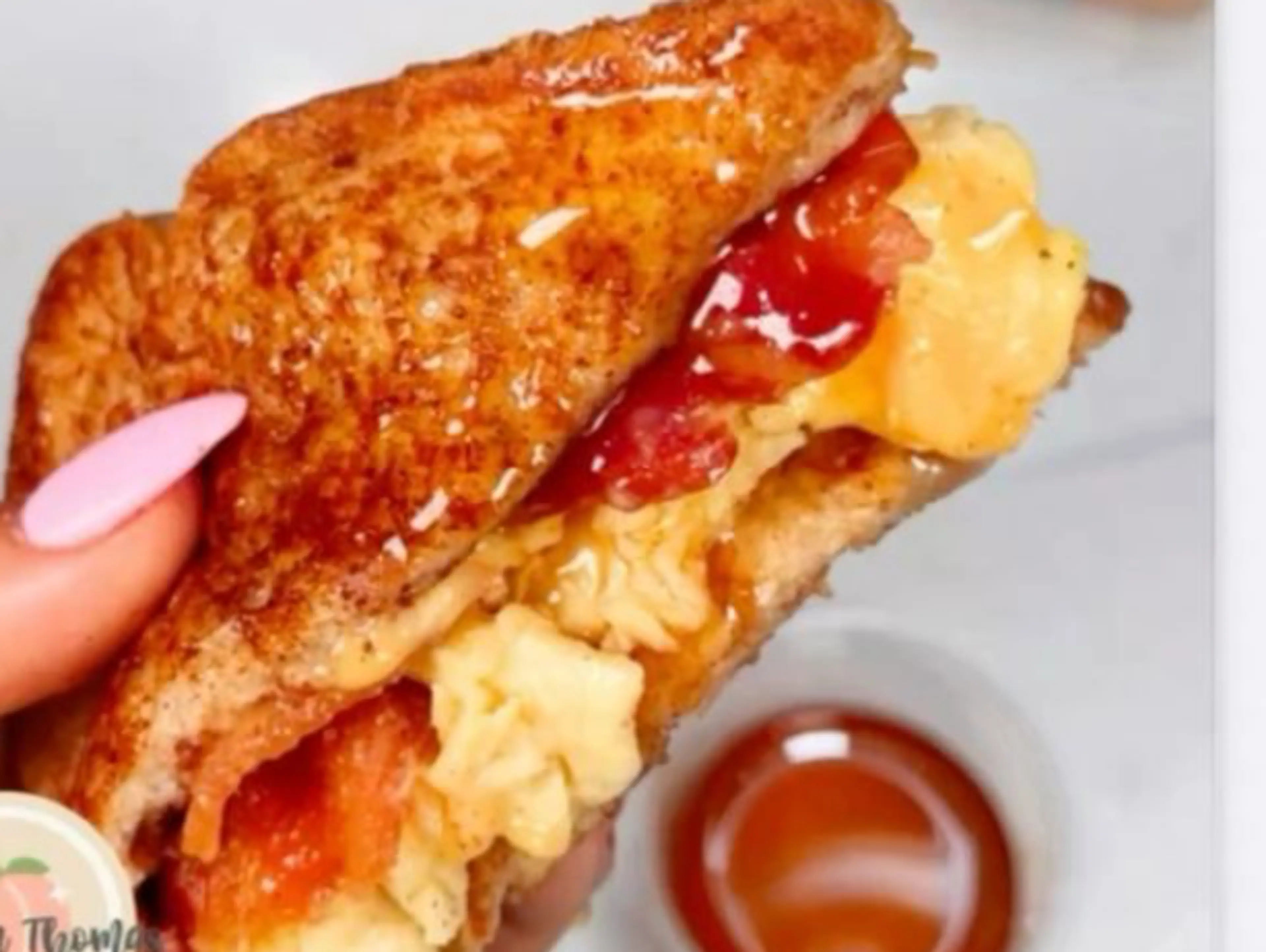 FRENCH TOAST BREAKFAST SAMMIES