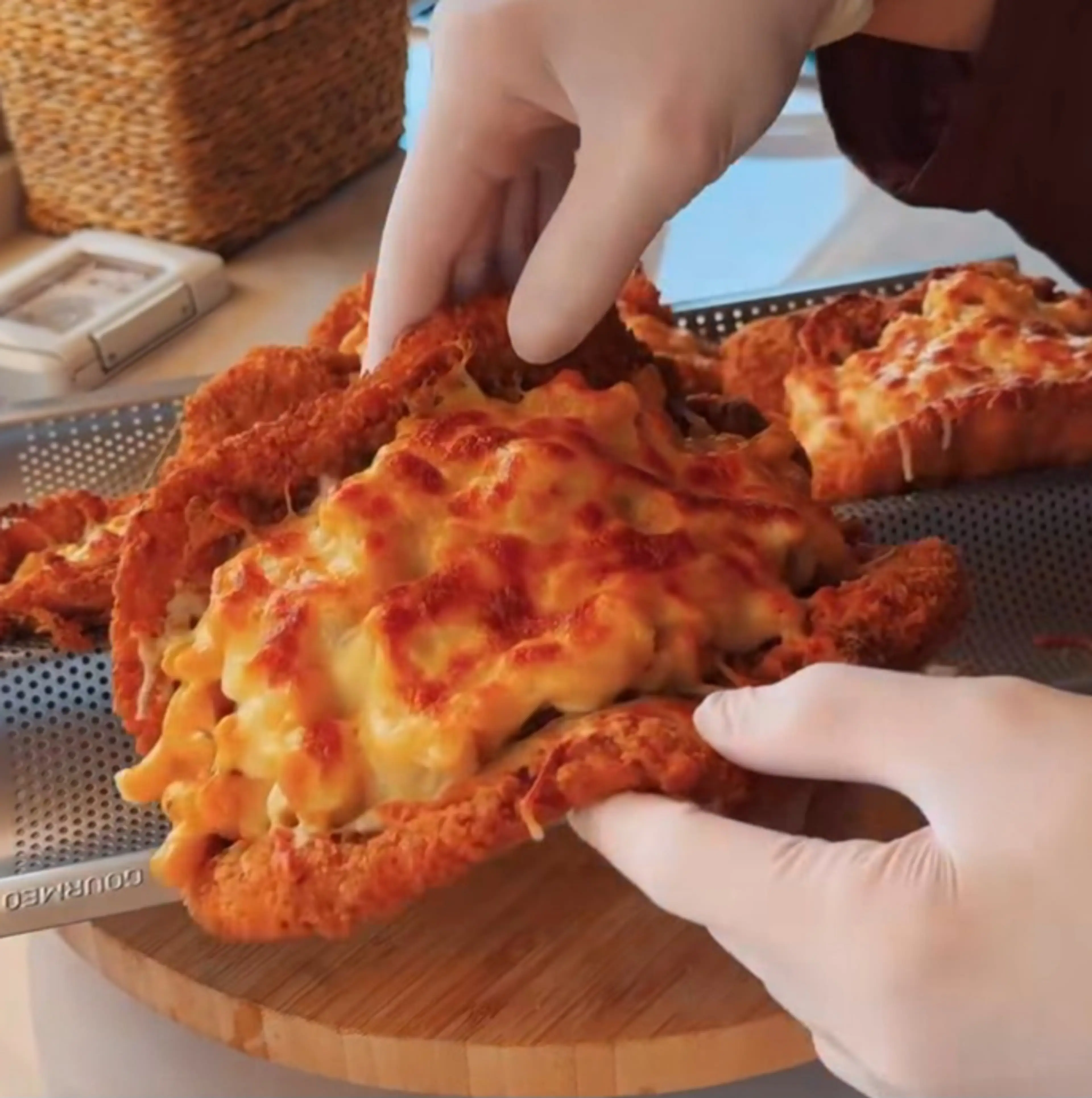 Fried Chicken & Cheese Macaroni