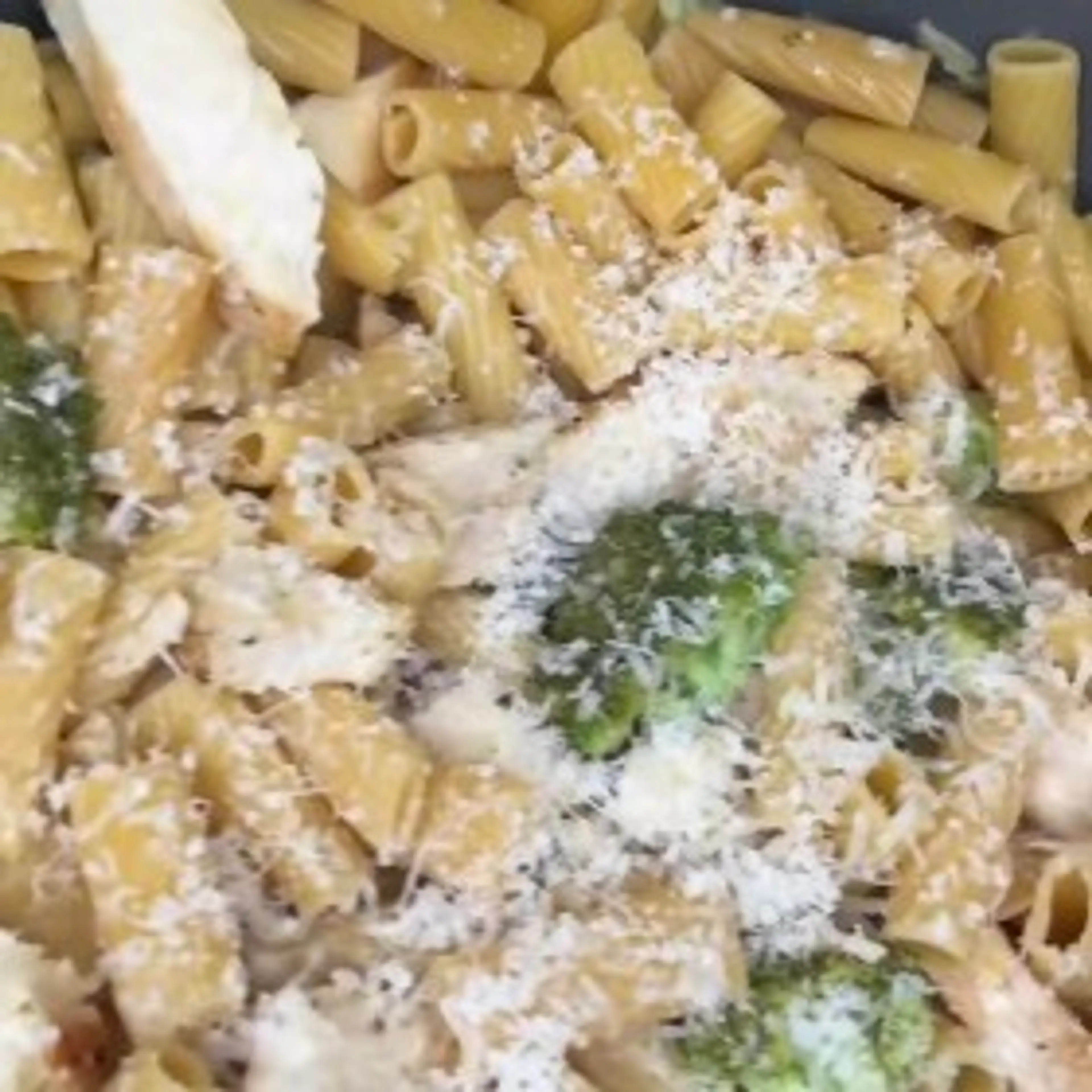 Chicken And Broccoli Pasta With Lemon Butter Sauce