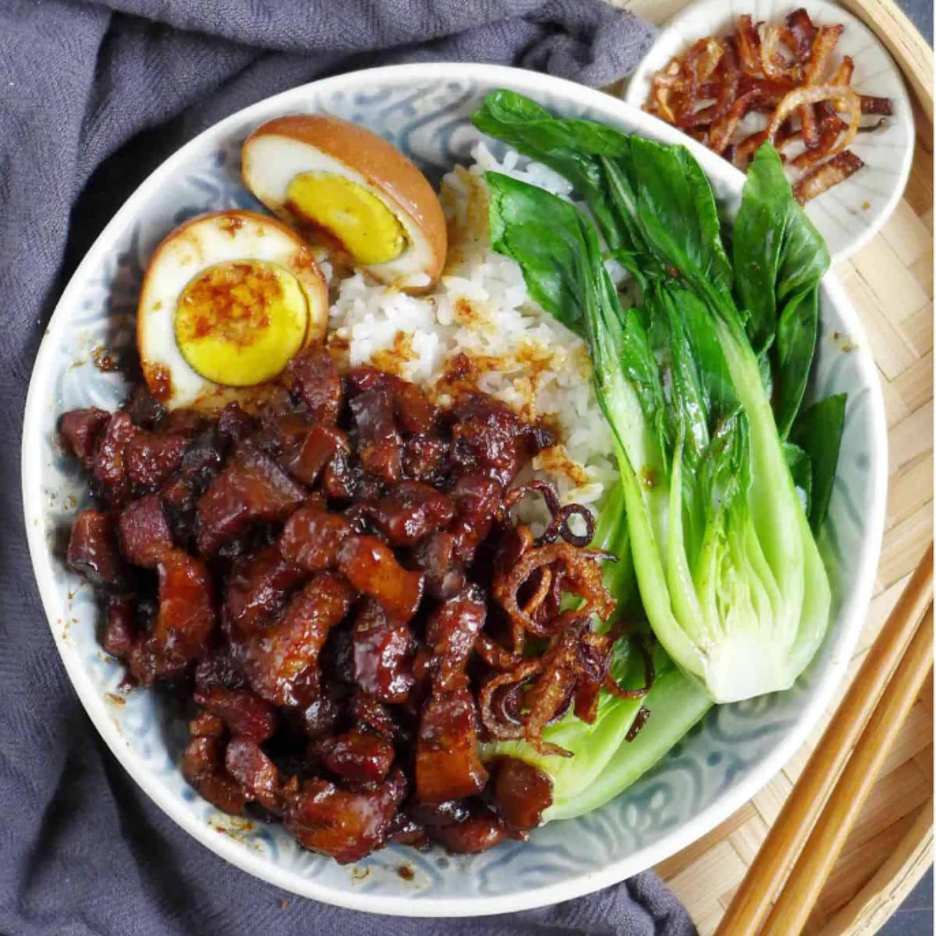 Lu Rou Fan (卤肉饭)