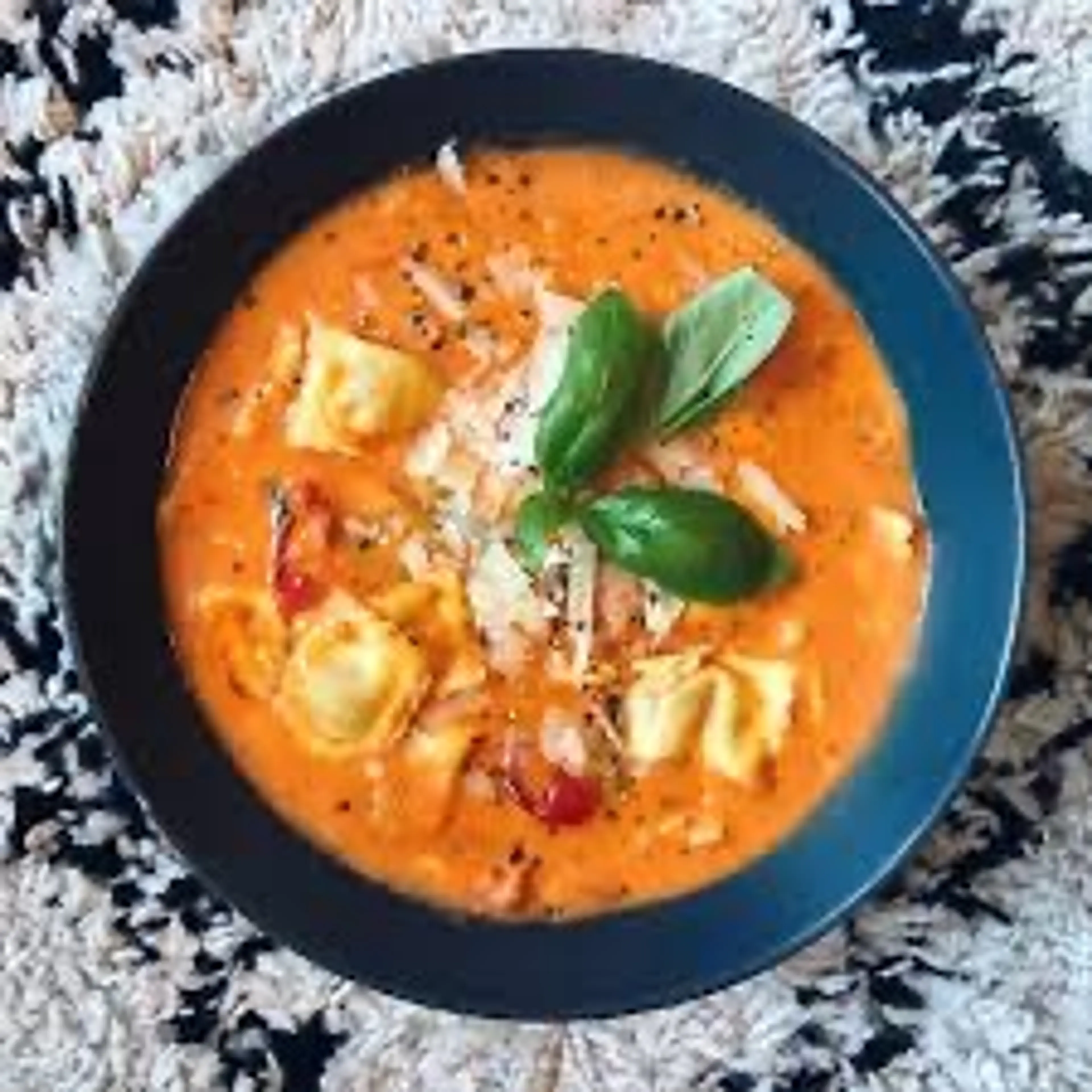 Tomatensoep Met Ravioli