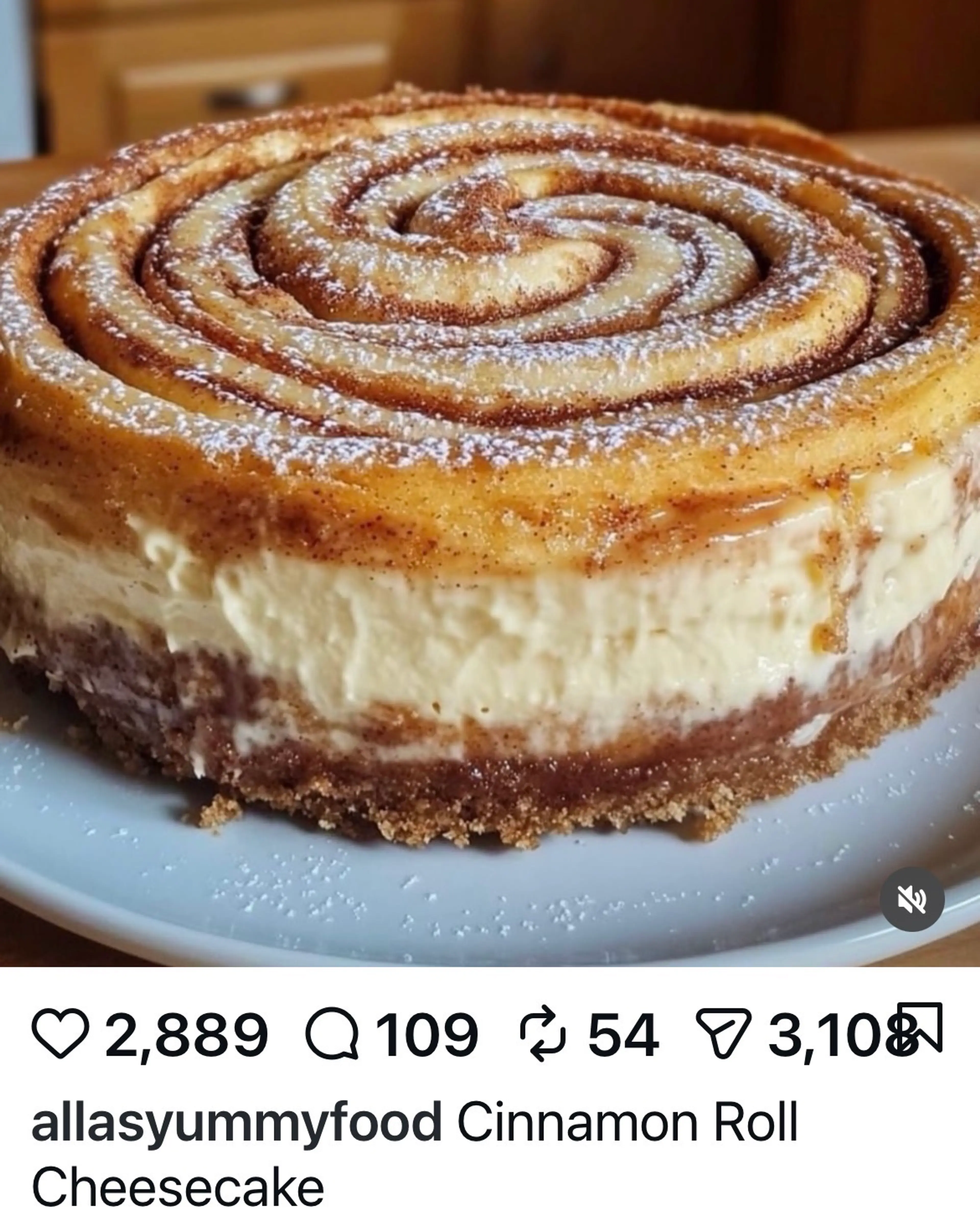 Cinnamon Roll Cheesecake