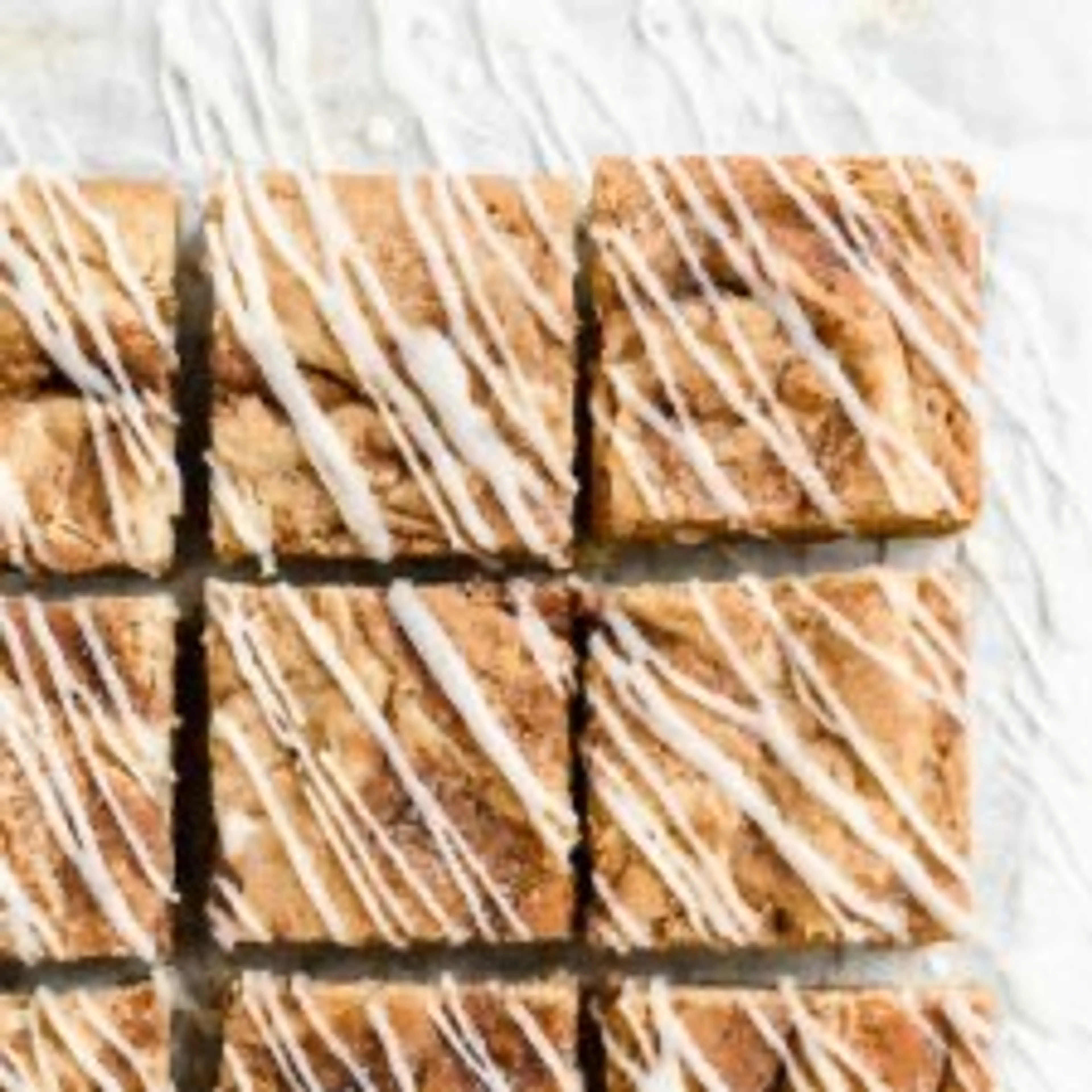 Cinnamon Roll Blondies