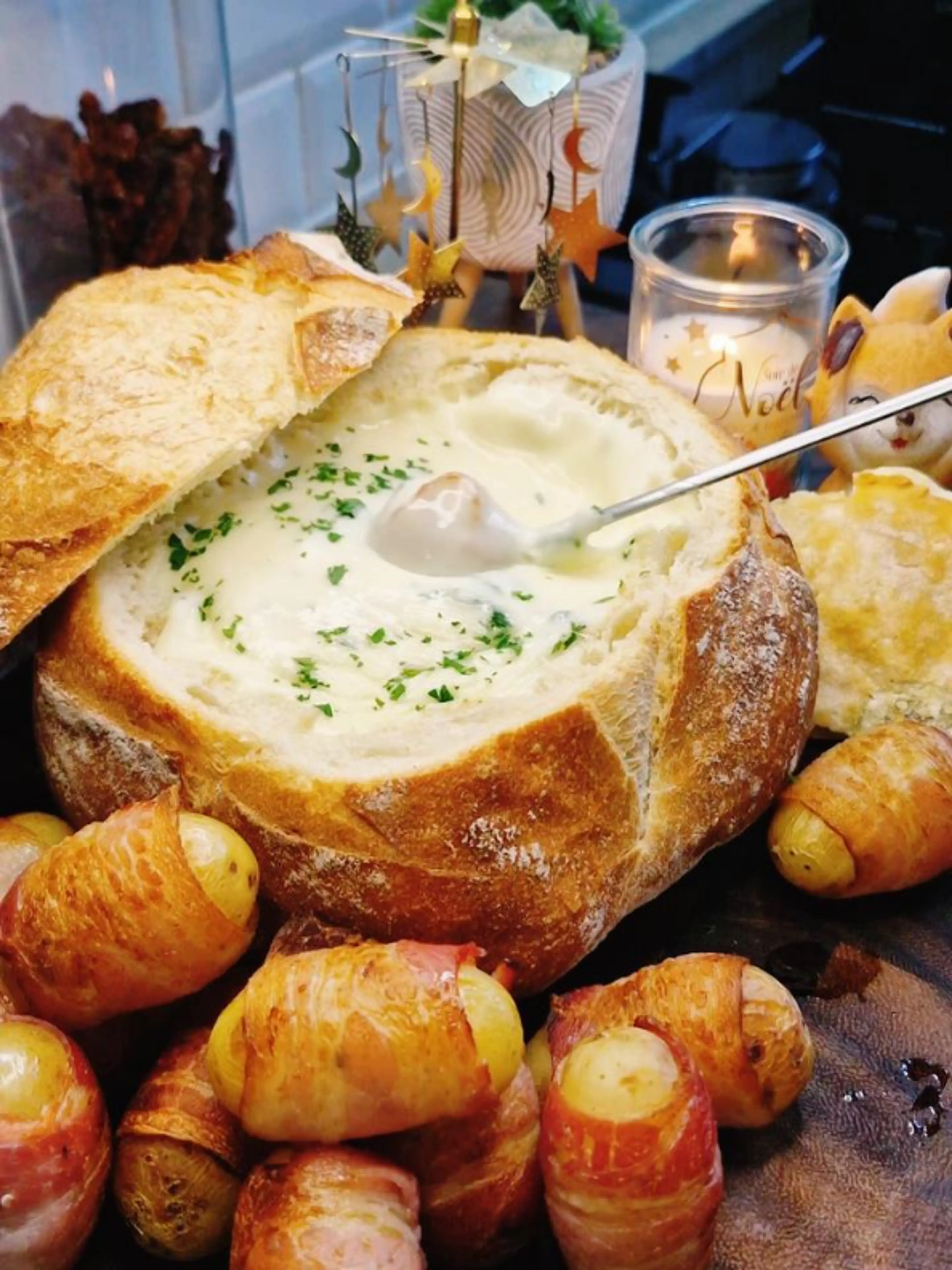Fondue De Reblochon Dans Une Miche De Pain