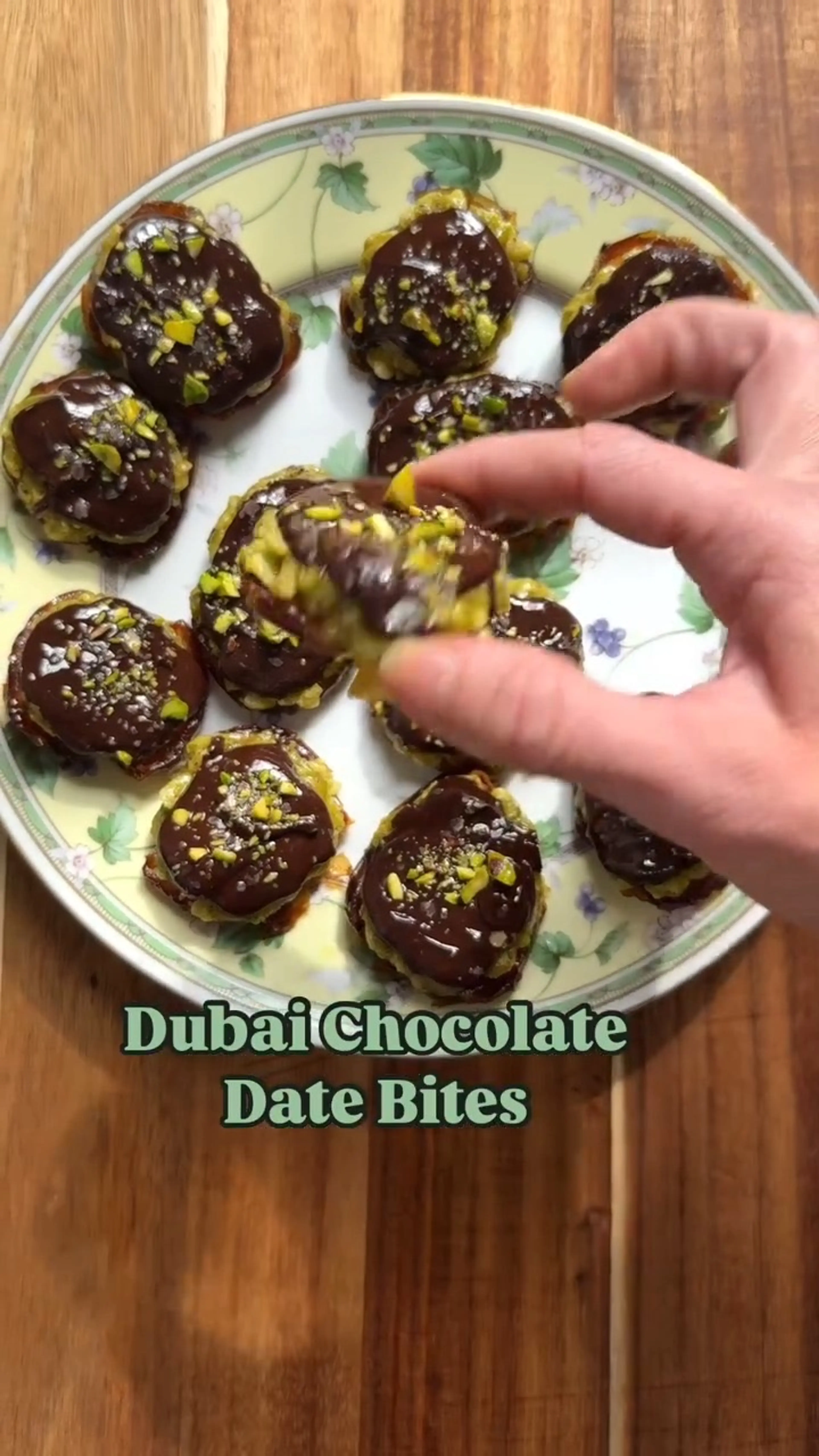 Date  Pistachio Cream Bites