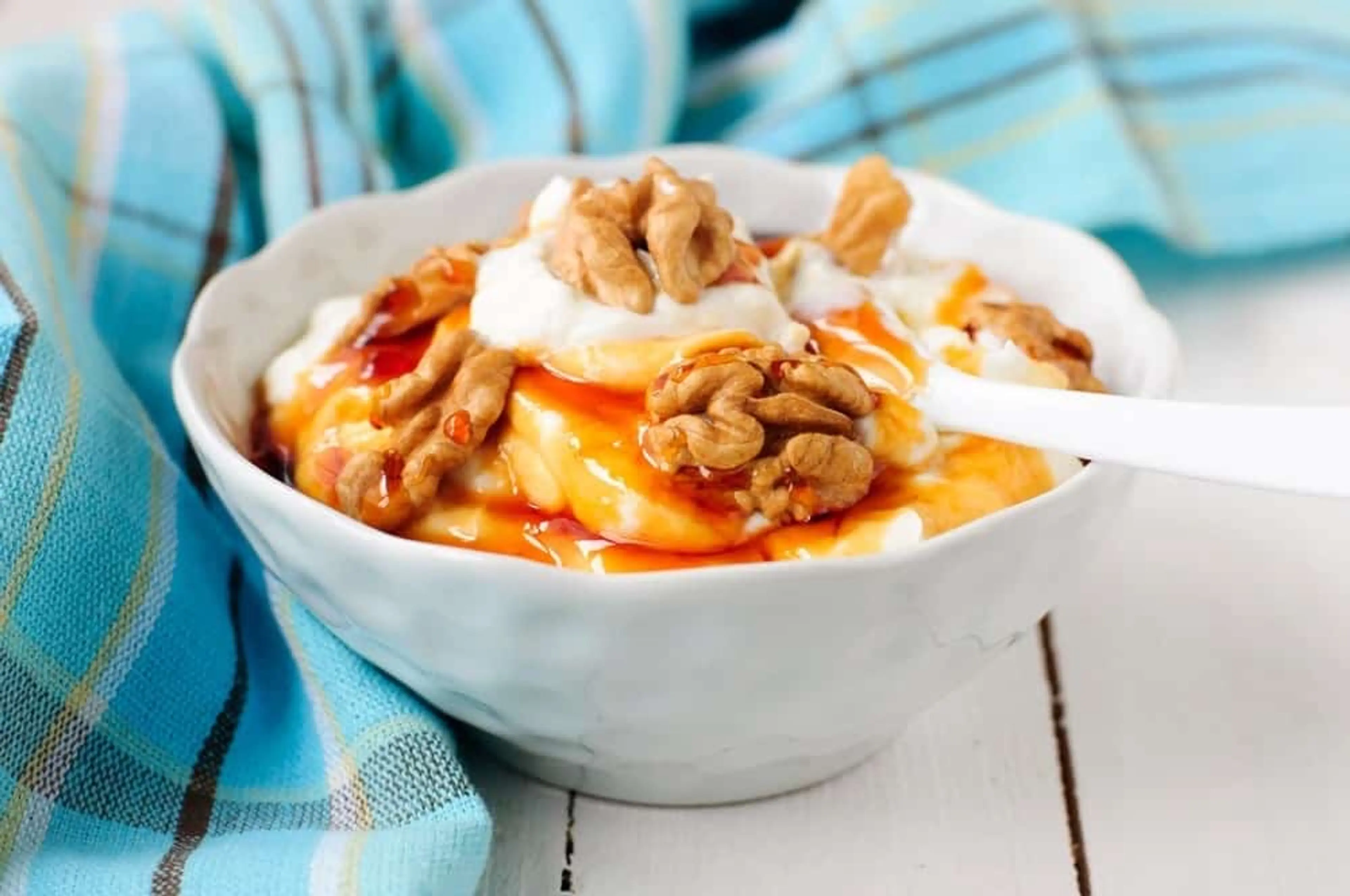Greek Yoghurt With Honey & Nuts