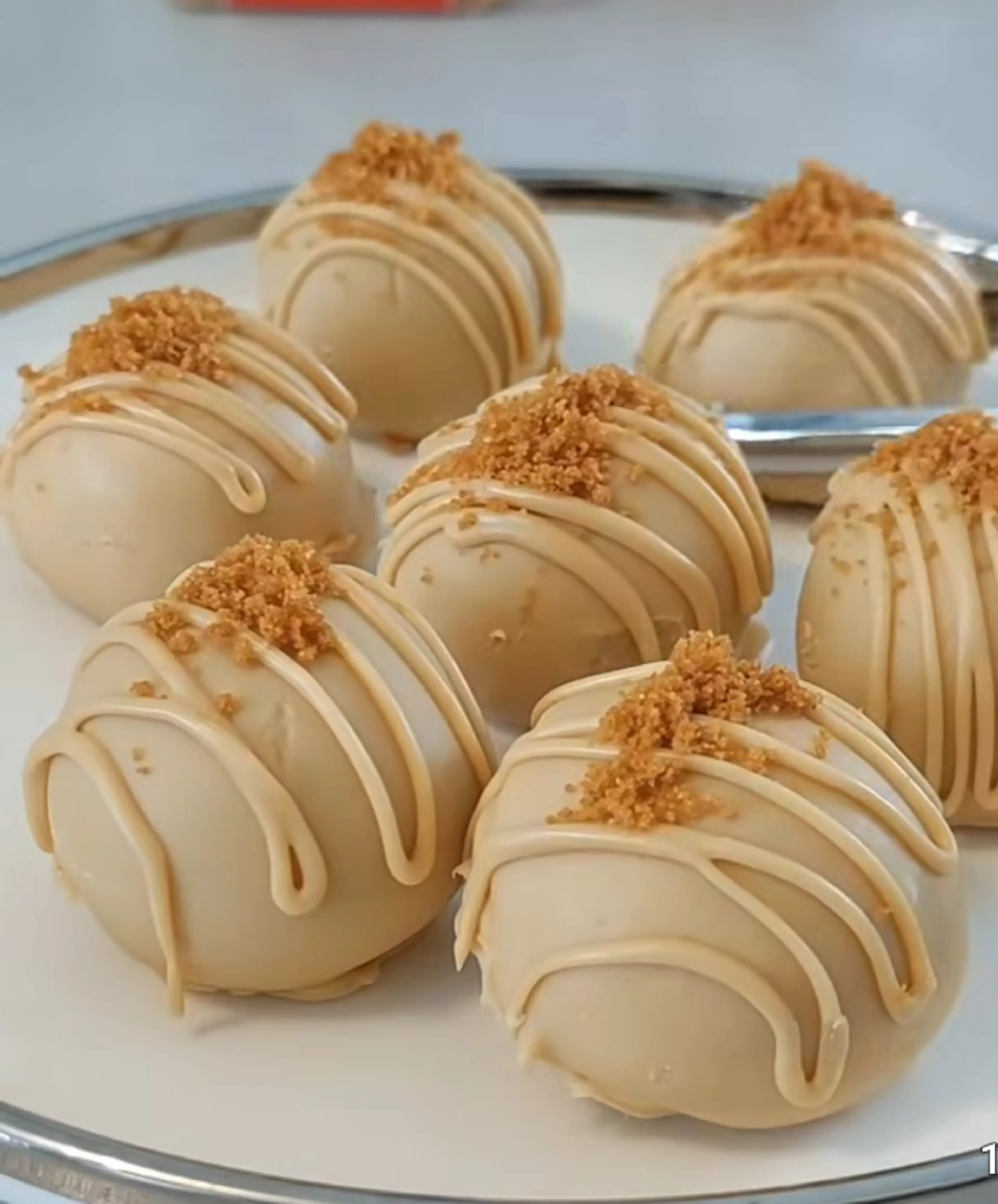 Biscoff Cheesecake Balls