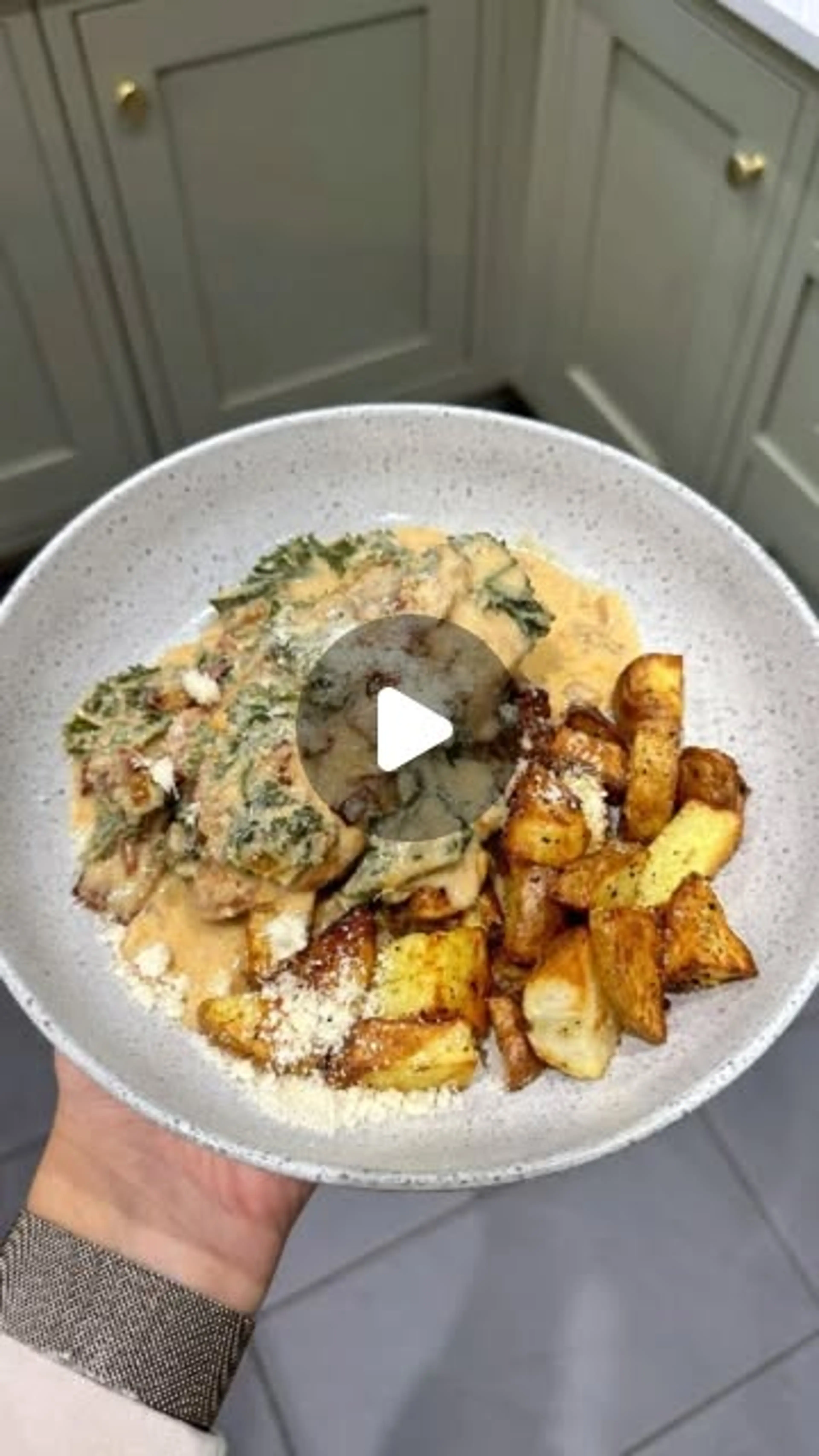 Creamy Chicken And Bacon With Crispy pots