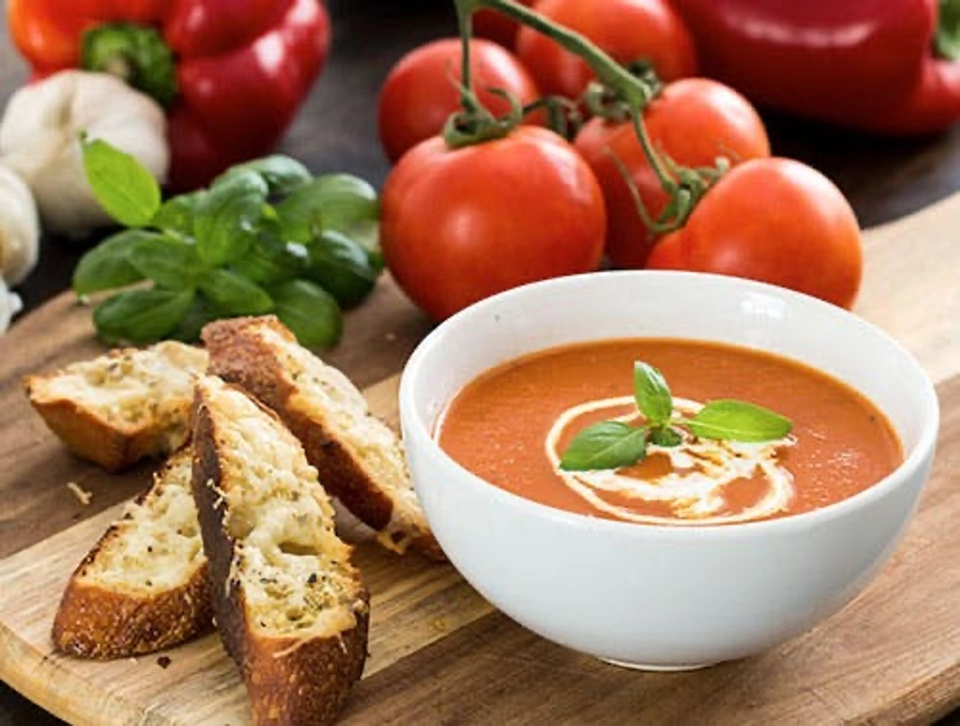 Tomat paprika soppa