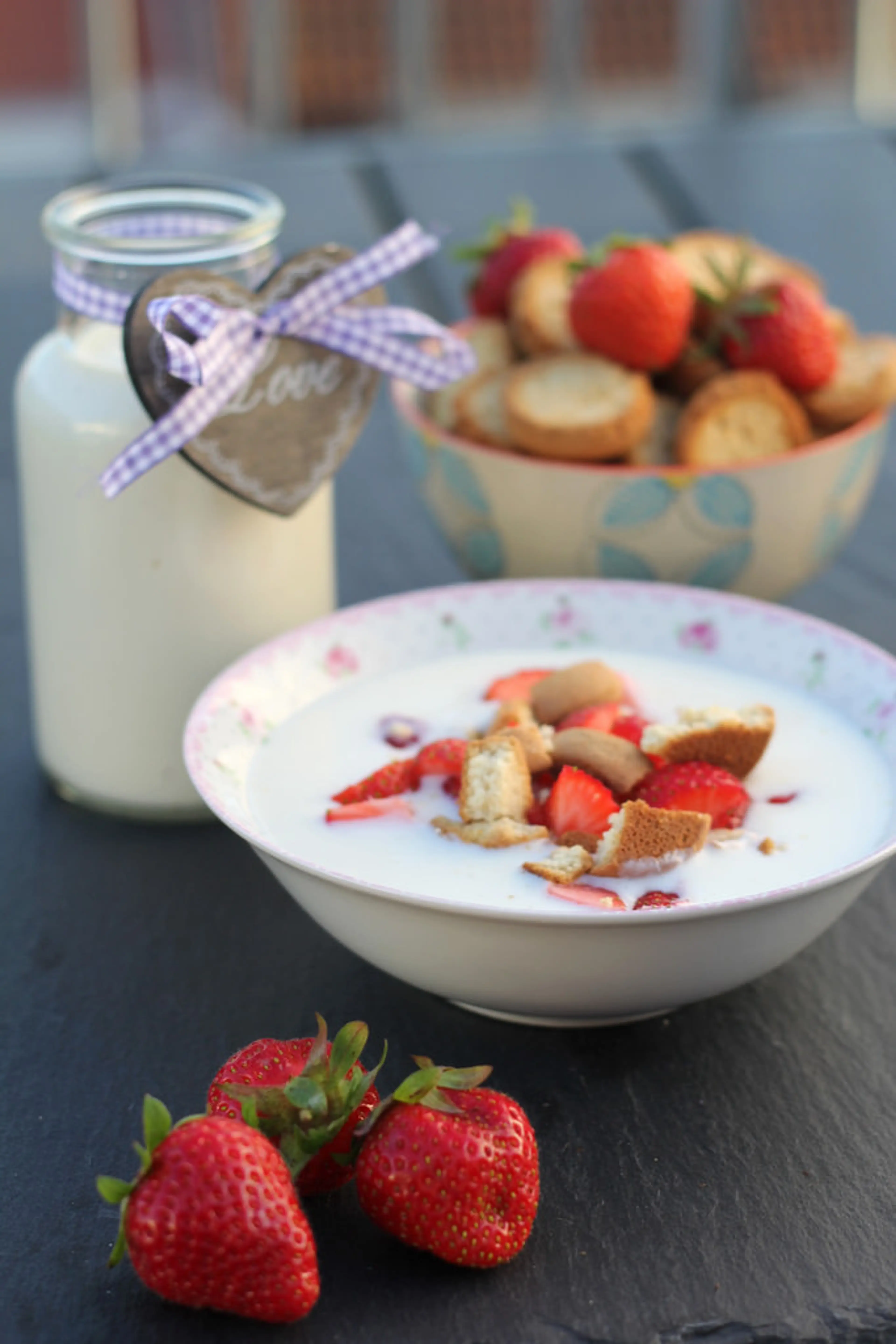 Danish Cold Buttermilk Soup (Koldskål)