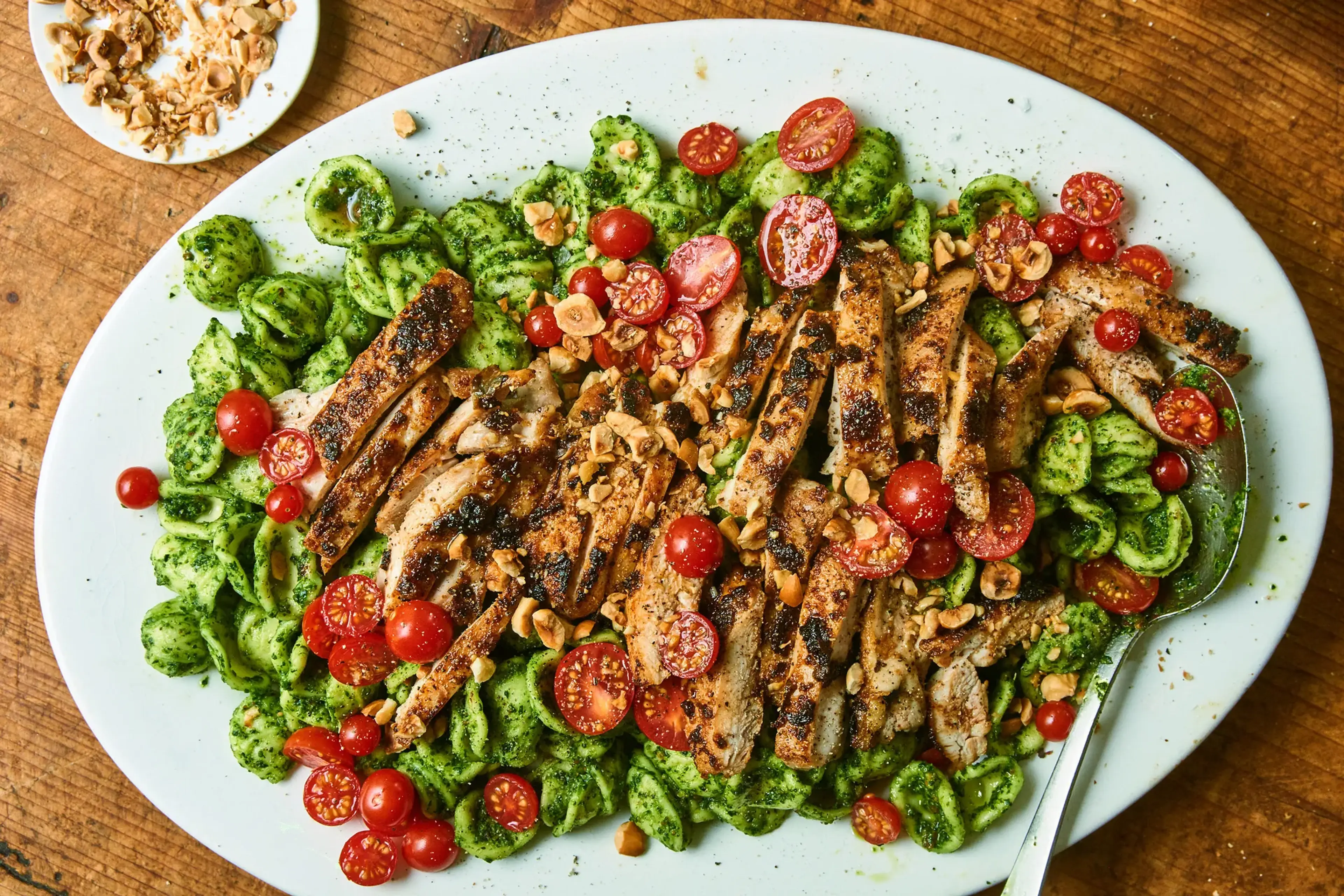 Chile-Garlic Chicken With Spinach Pesto Pasta