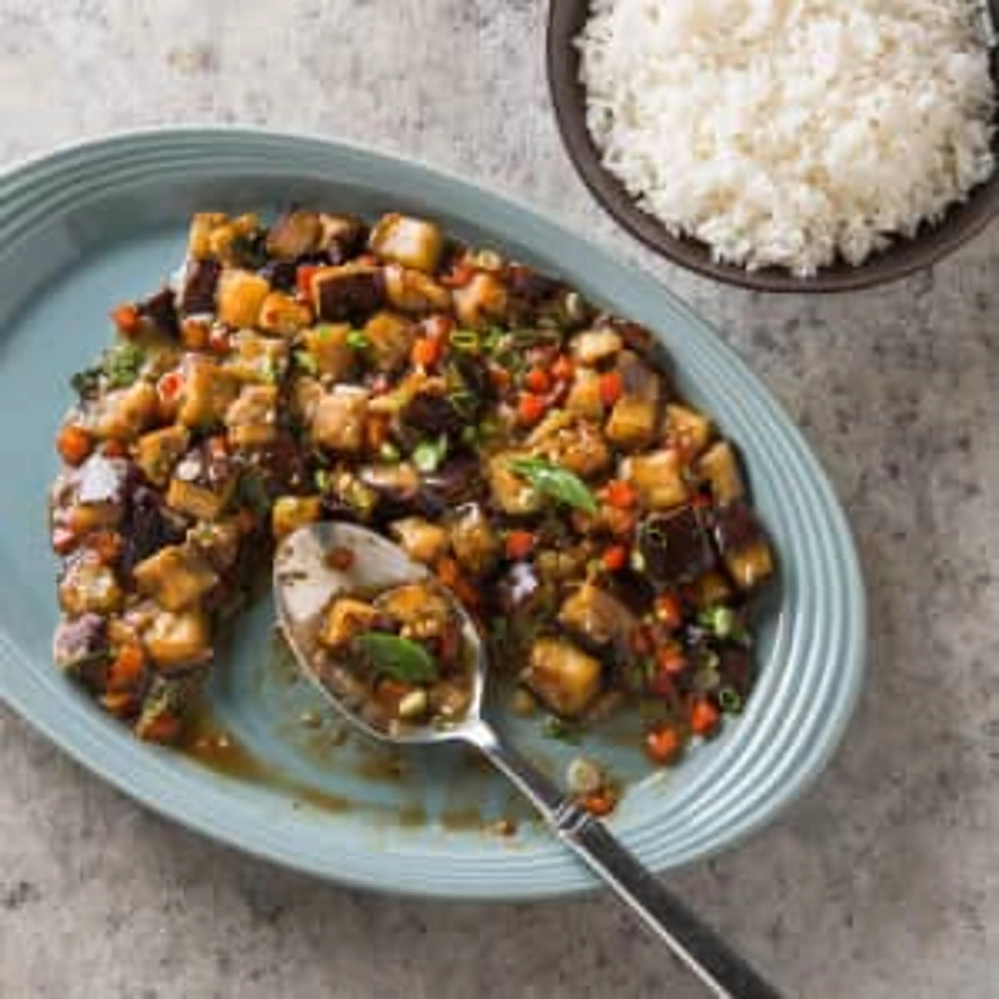 Braised Eggplant with Garlic and Basil Sauce