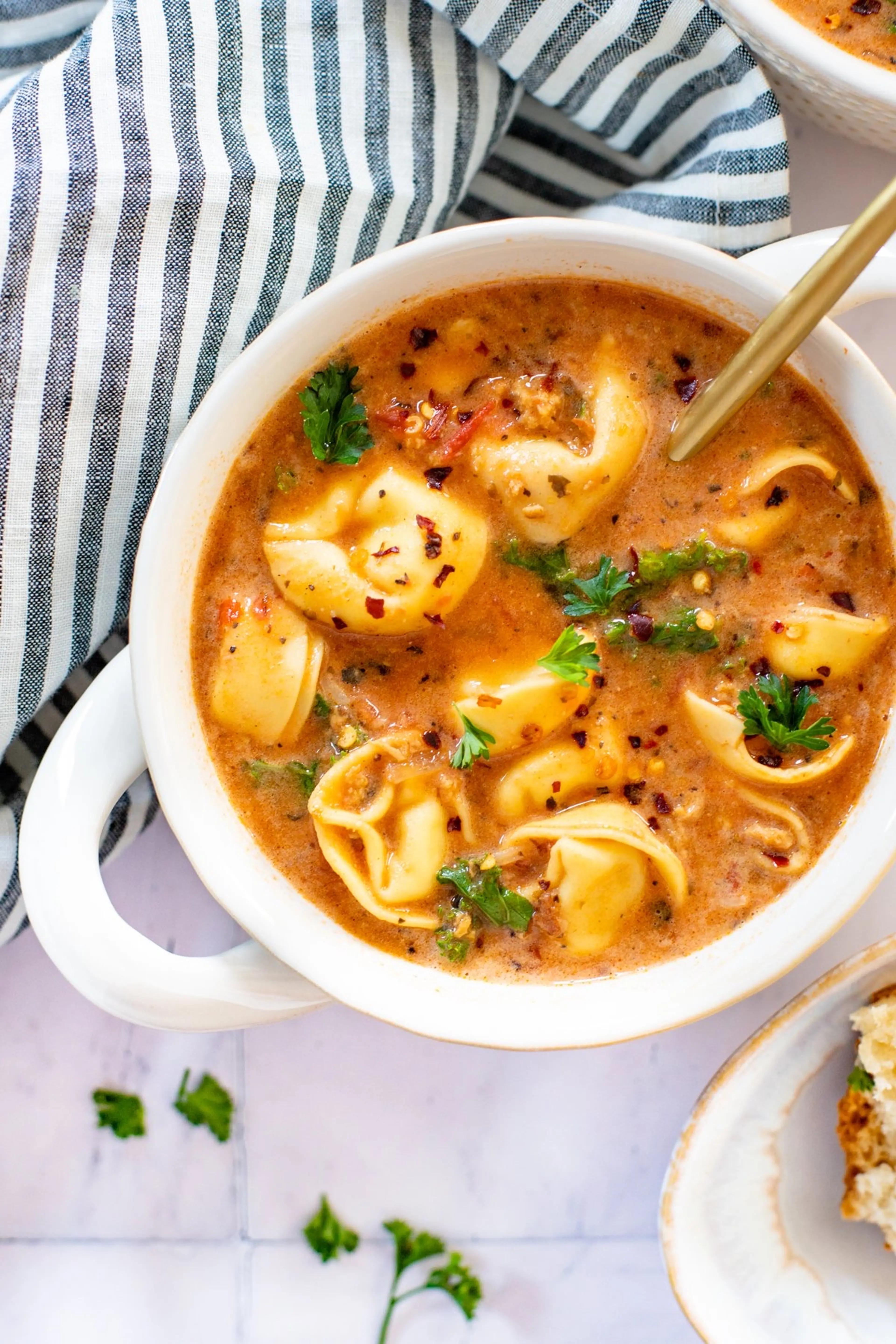 Slow Cooker Tortellini Soup