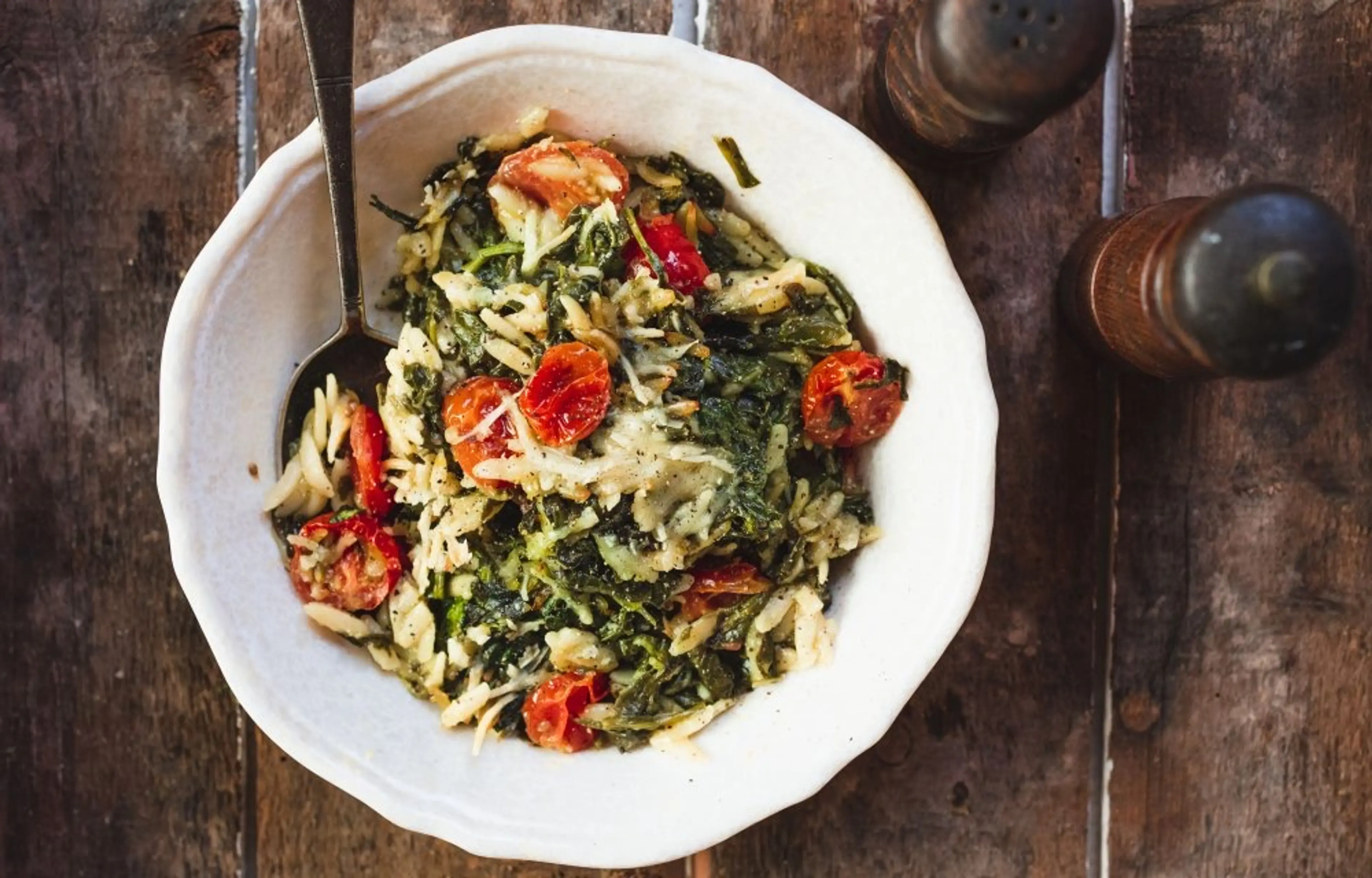Orzo ovenschotel met 5 ingrediënten