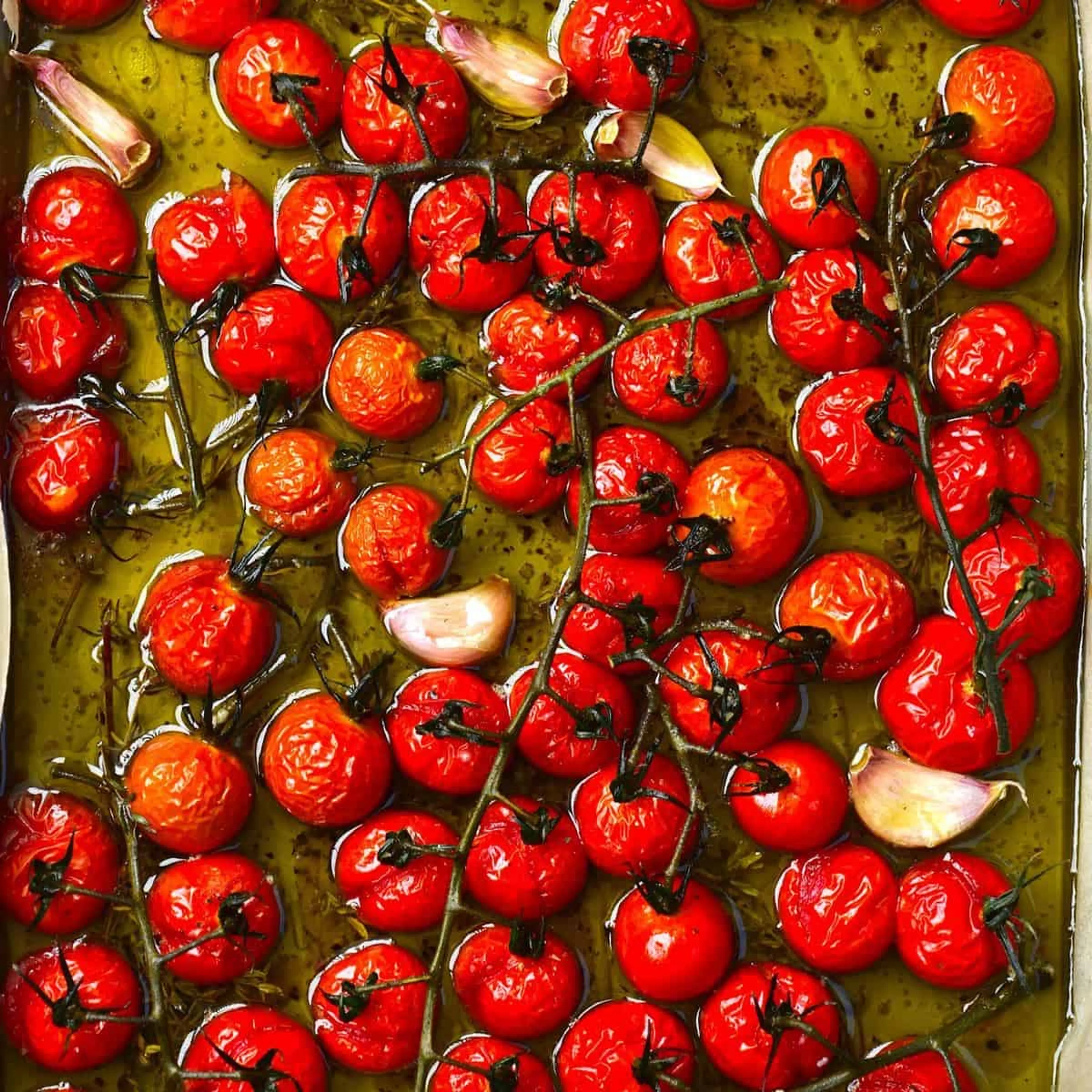 How To Make Tomato Confit (Slow-Roasted Tomatoes)