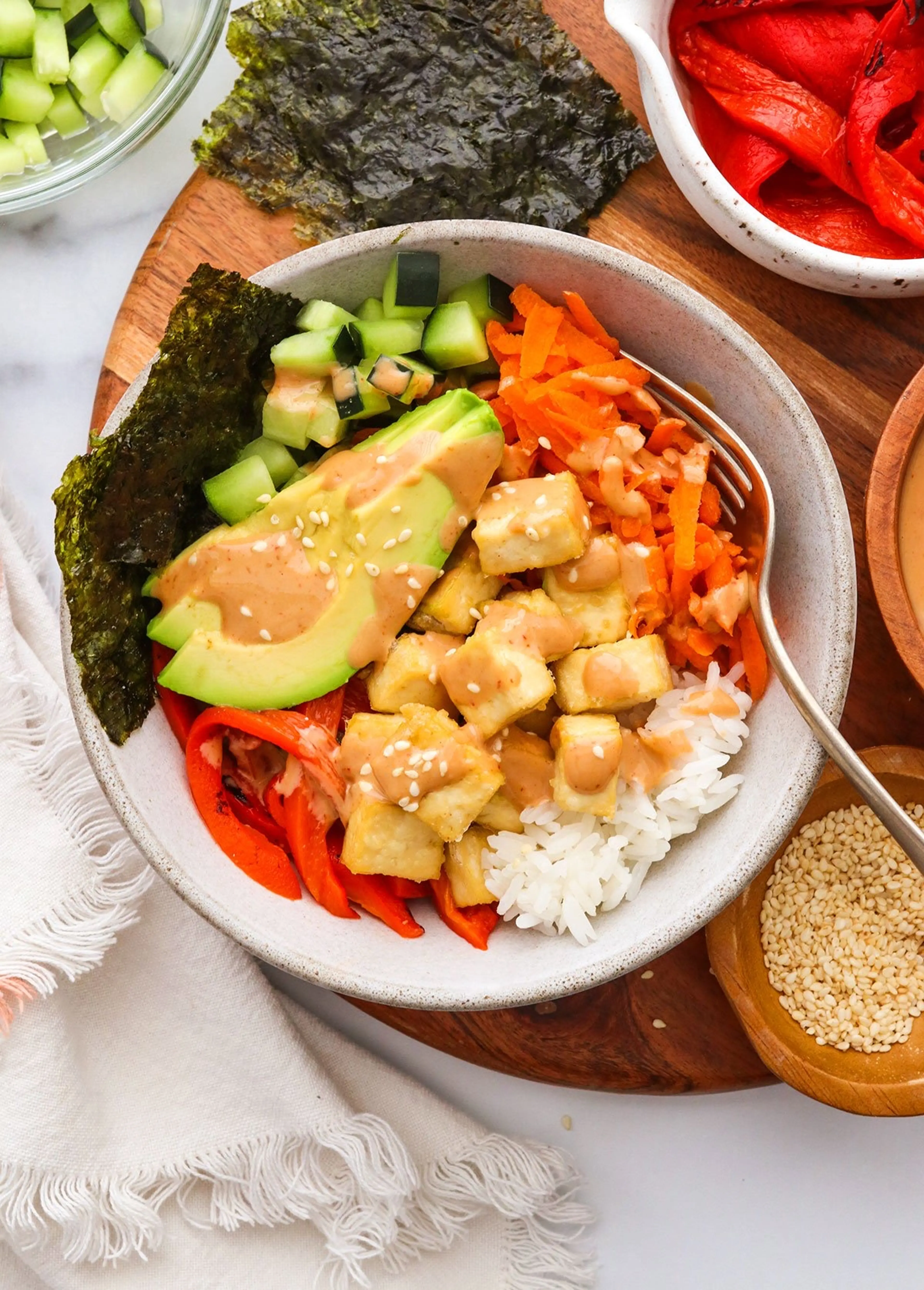 Vegan Sushi Bowls with Creamy Sriracha Sauce