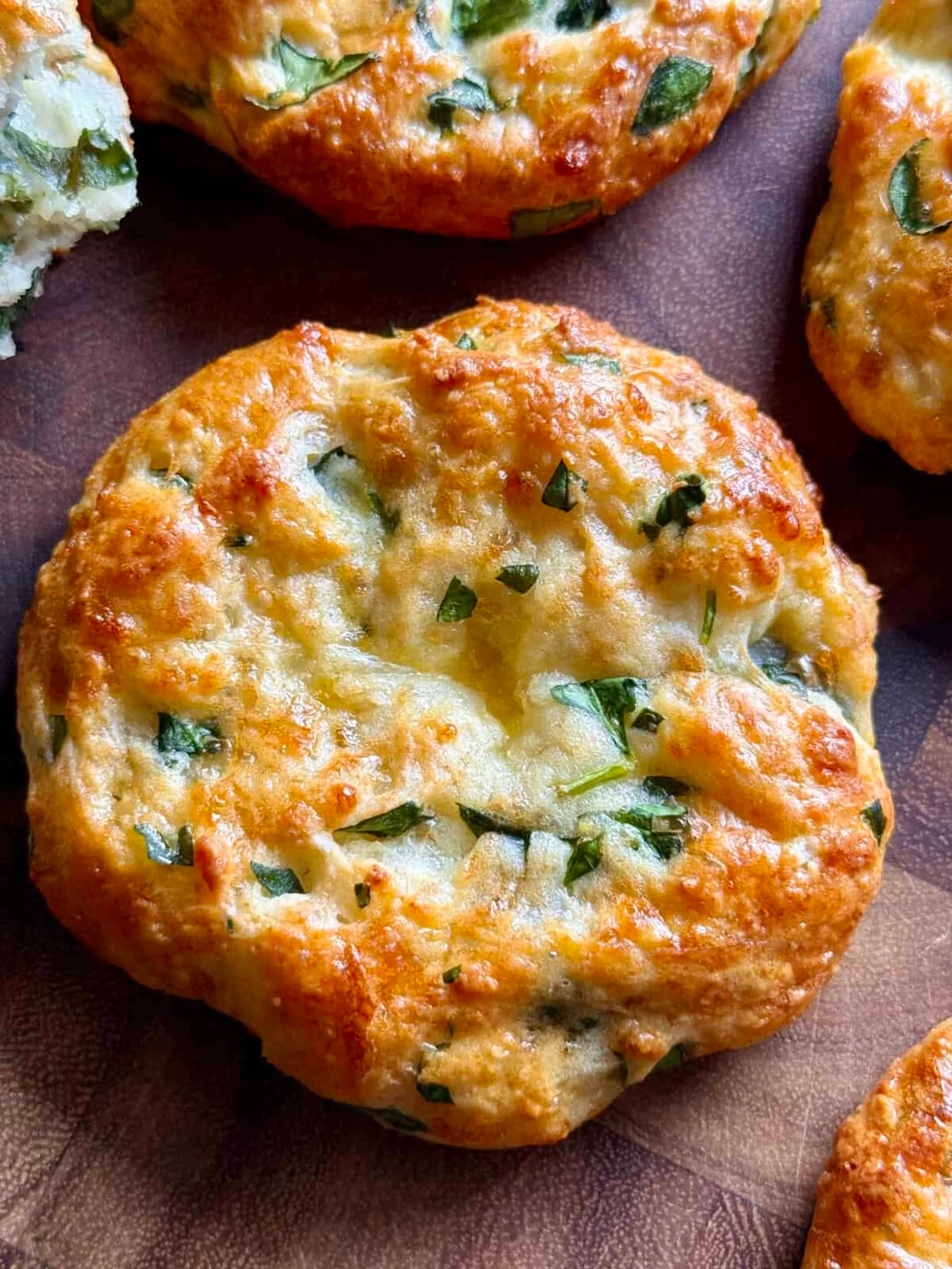 Easy Spinach Cottage Cheese Flagels (Flat Bagels)