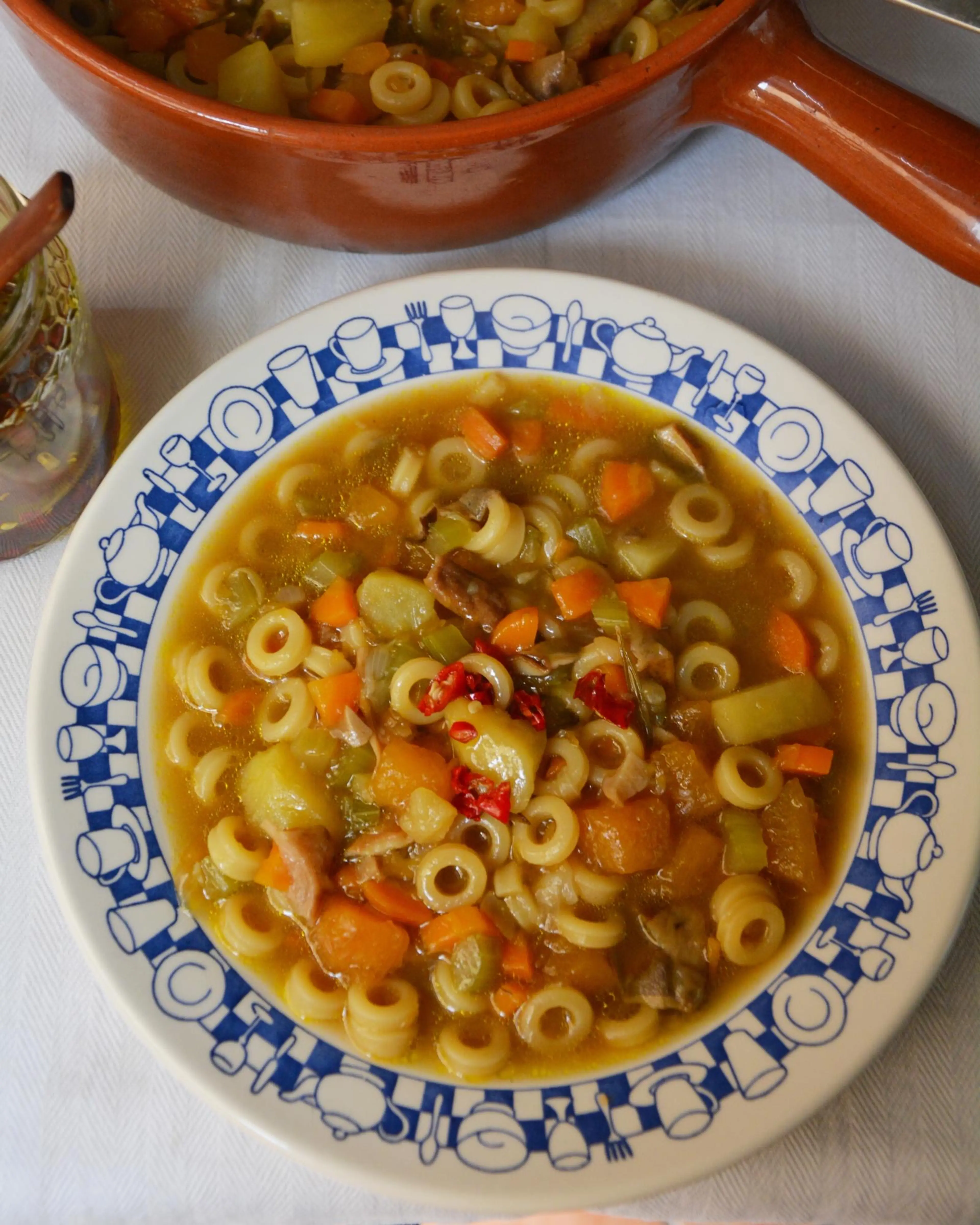 Herbstminestrone mit Nudeln